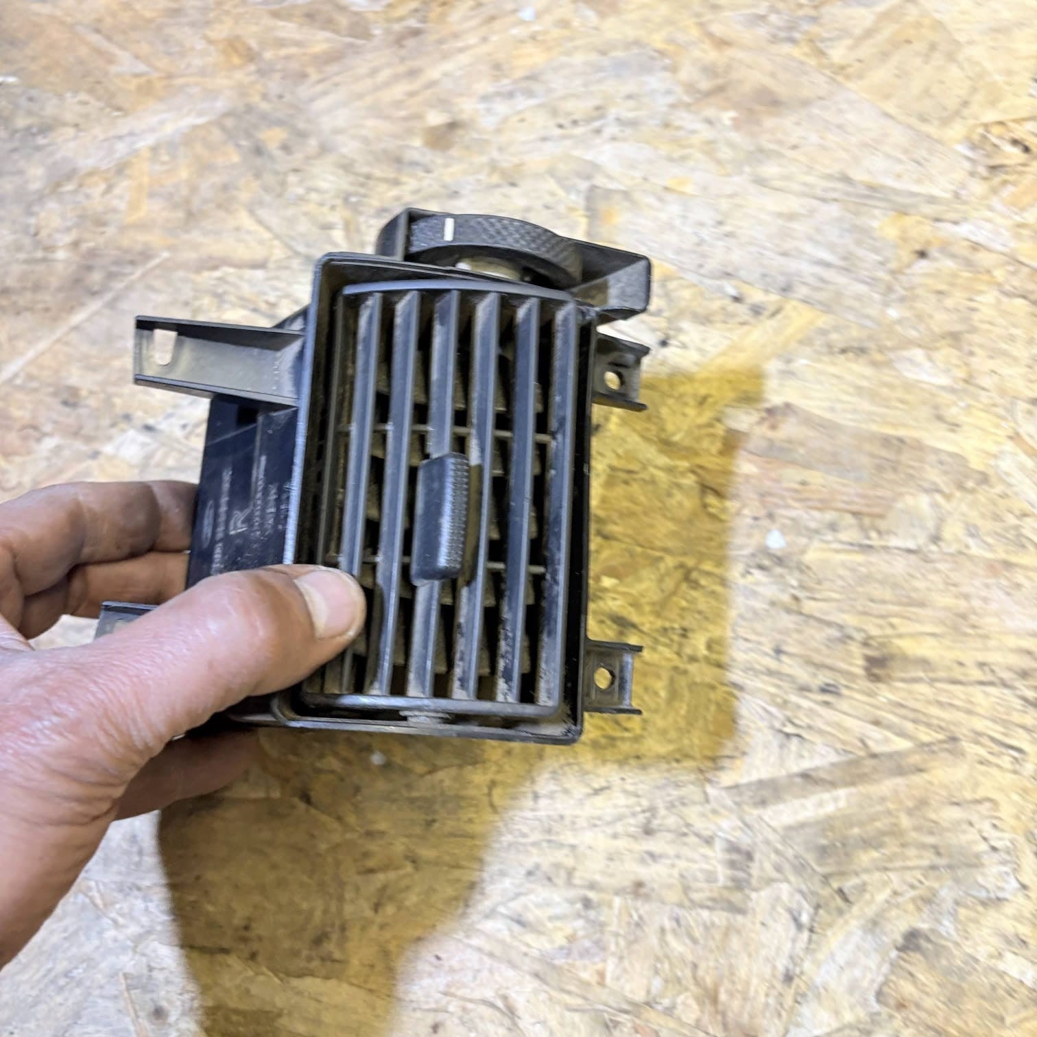 FORD TRANSIT CONNECT 2000-2006 RIGHT DRIVER SIDE DASH VENT 2T1H19893AC