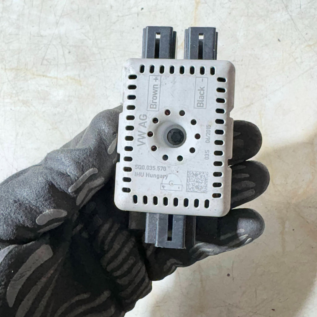SEAT Leon 5F 2017-2020 AM Aerial Frequency Filter Radio Capacitor 5Q0035570