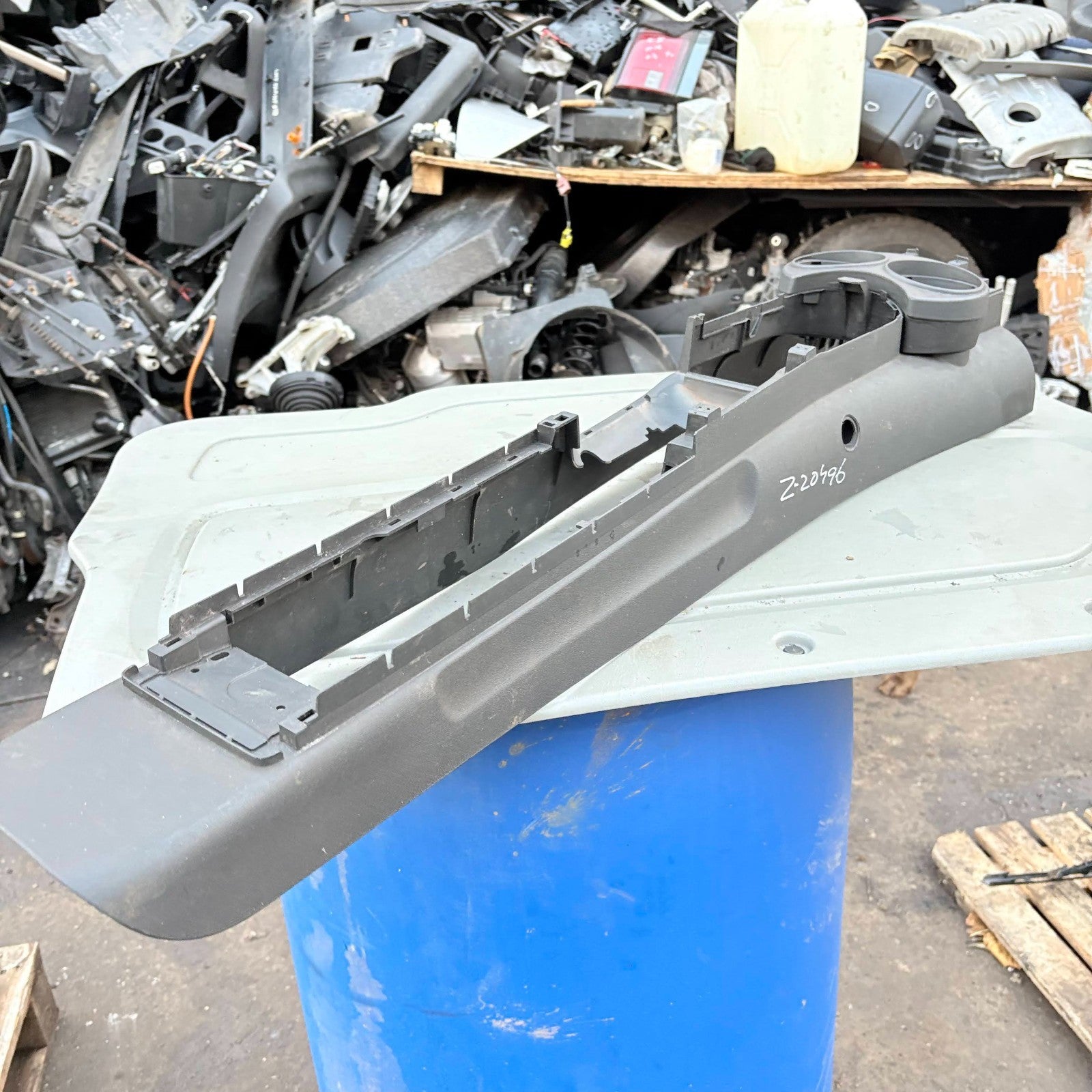 VW New Beetle 9C1 2002-2010 Centre Console Front Twin Cup Holder Grey