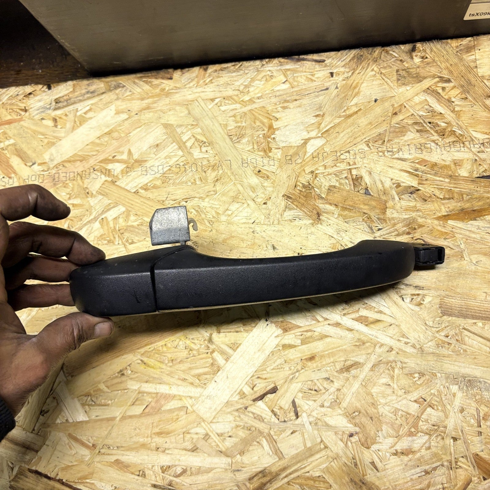 DODGE CALIBER 2006-2011 5DR REAR PASSENGER LEFT NEARSIDE EXTERIOR DOOR HANDLE