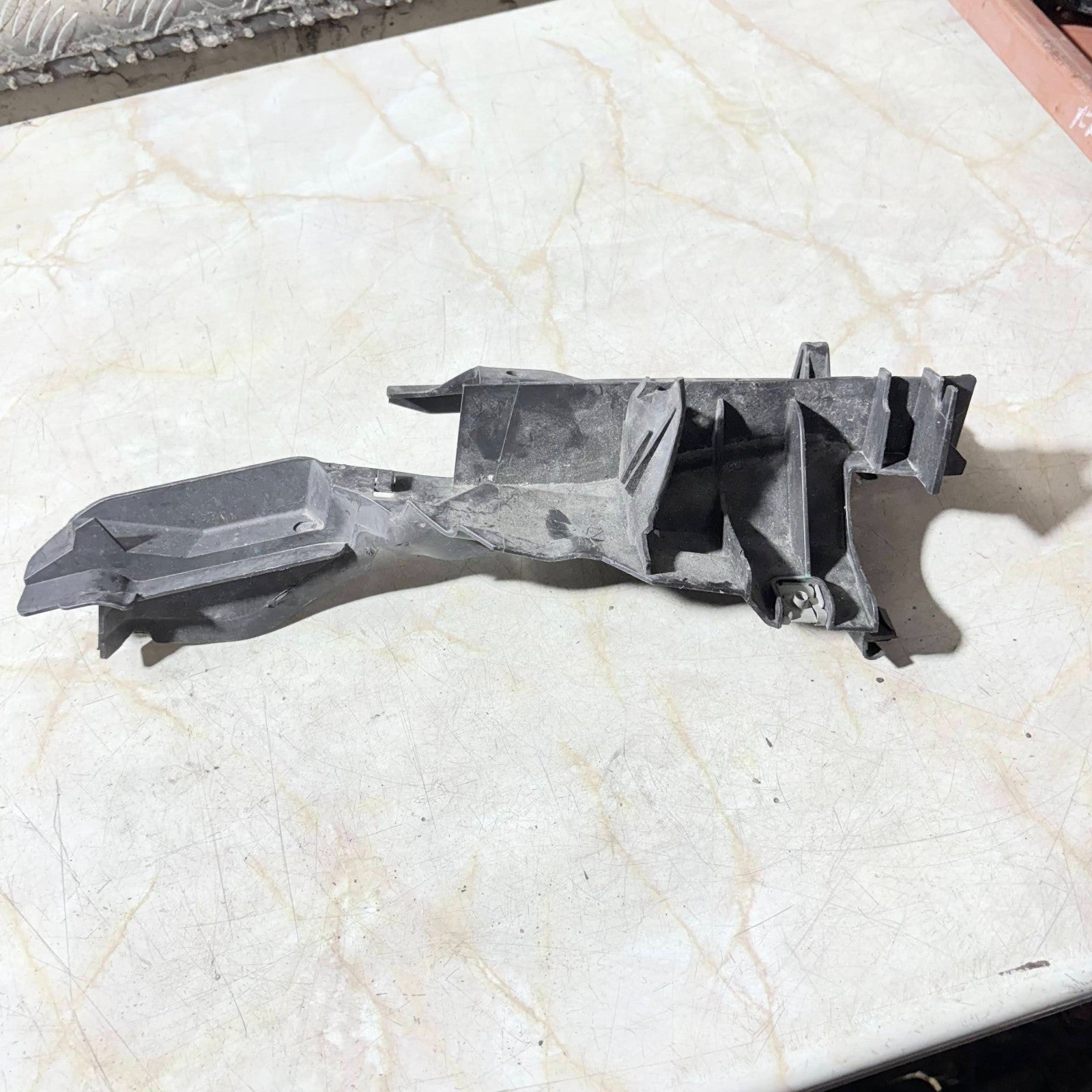 FORD FOCUS BONNET HINGE COVER MK3 FRONT RIGHT BM51A02476AE