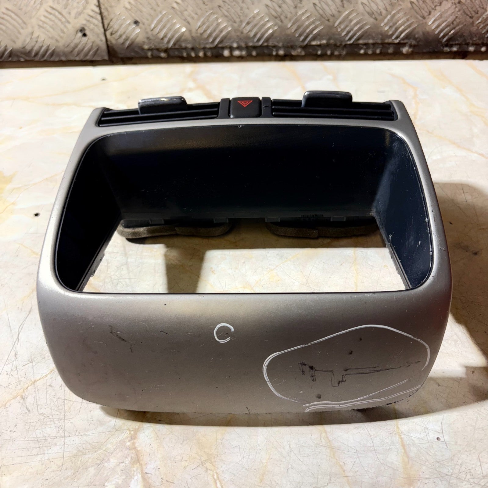Honda CR-V MK2 2002-2006 Dashboard Central Air Vent Radio Bezel Trim 77250S9A013