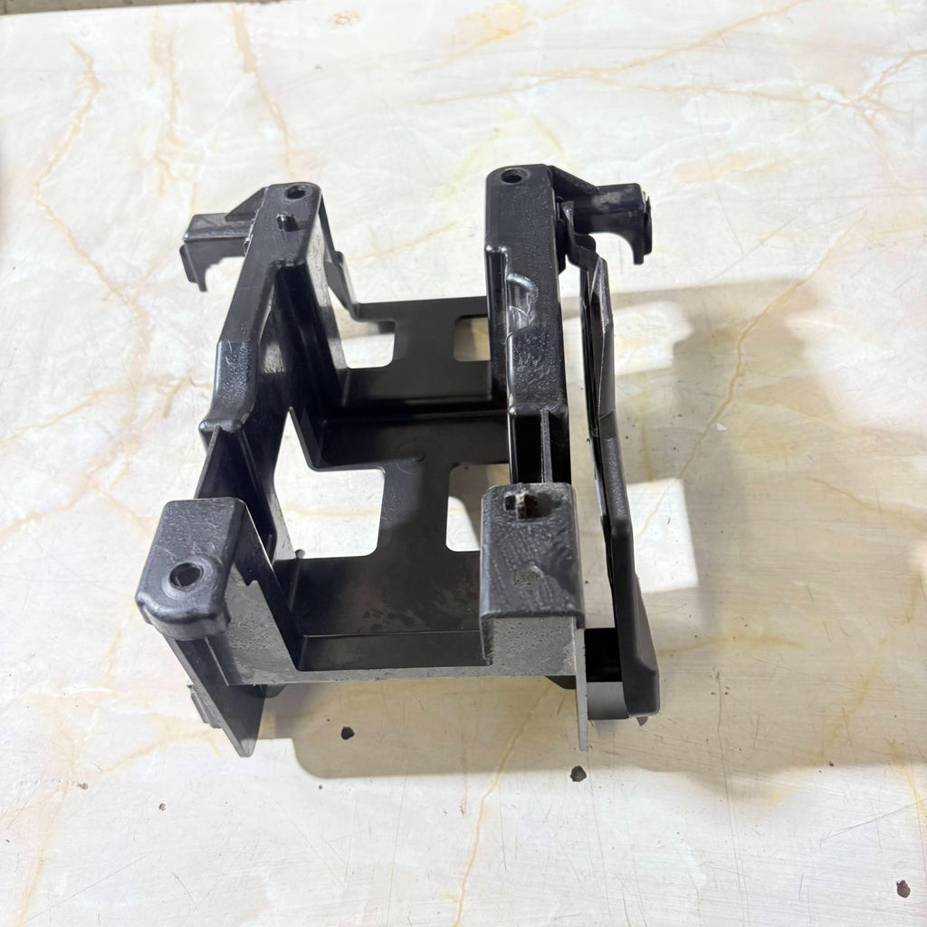 2011-2018 Range Rover Evoque L538 Centre Console Mount Bracket BJ32-048B38-AA