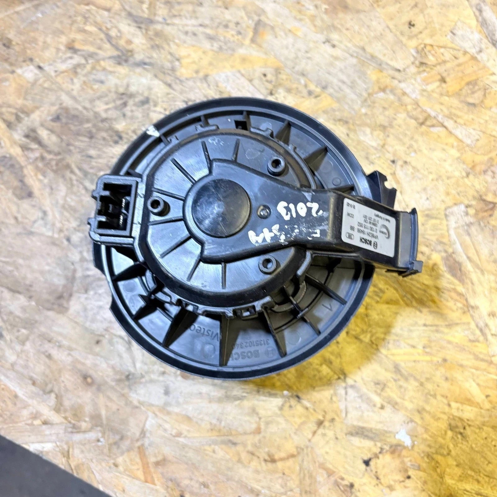 FORD FIESTA MK7 HEATER FAN BLOWER MOTOR VP8E2H-18456-BB 2008 - 2017