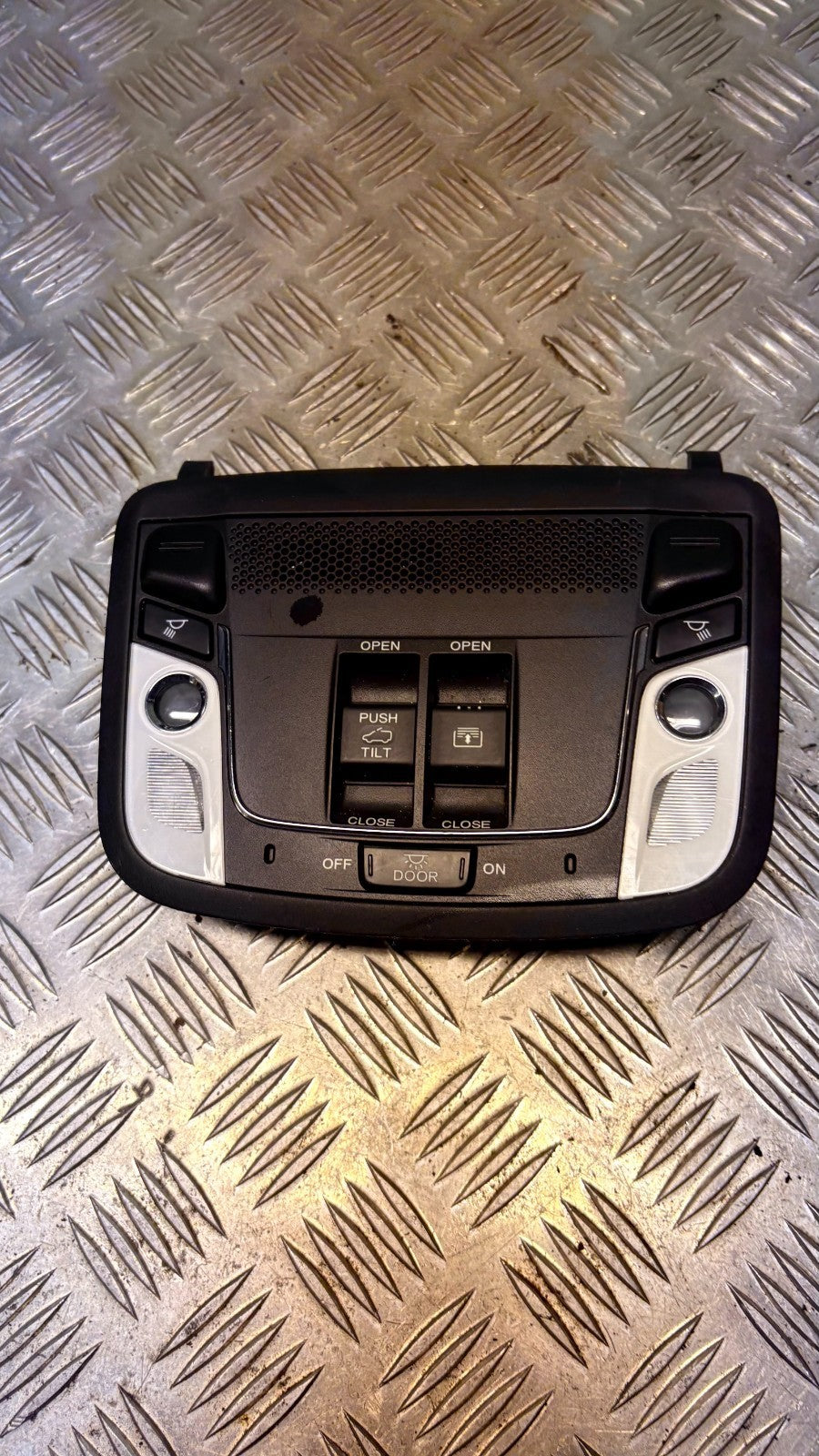 COURTESY LIGHT HONDA HRV 2018 w/CONTROL SWITCHES 39180-T0A-R010-M1