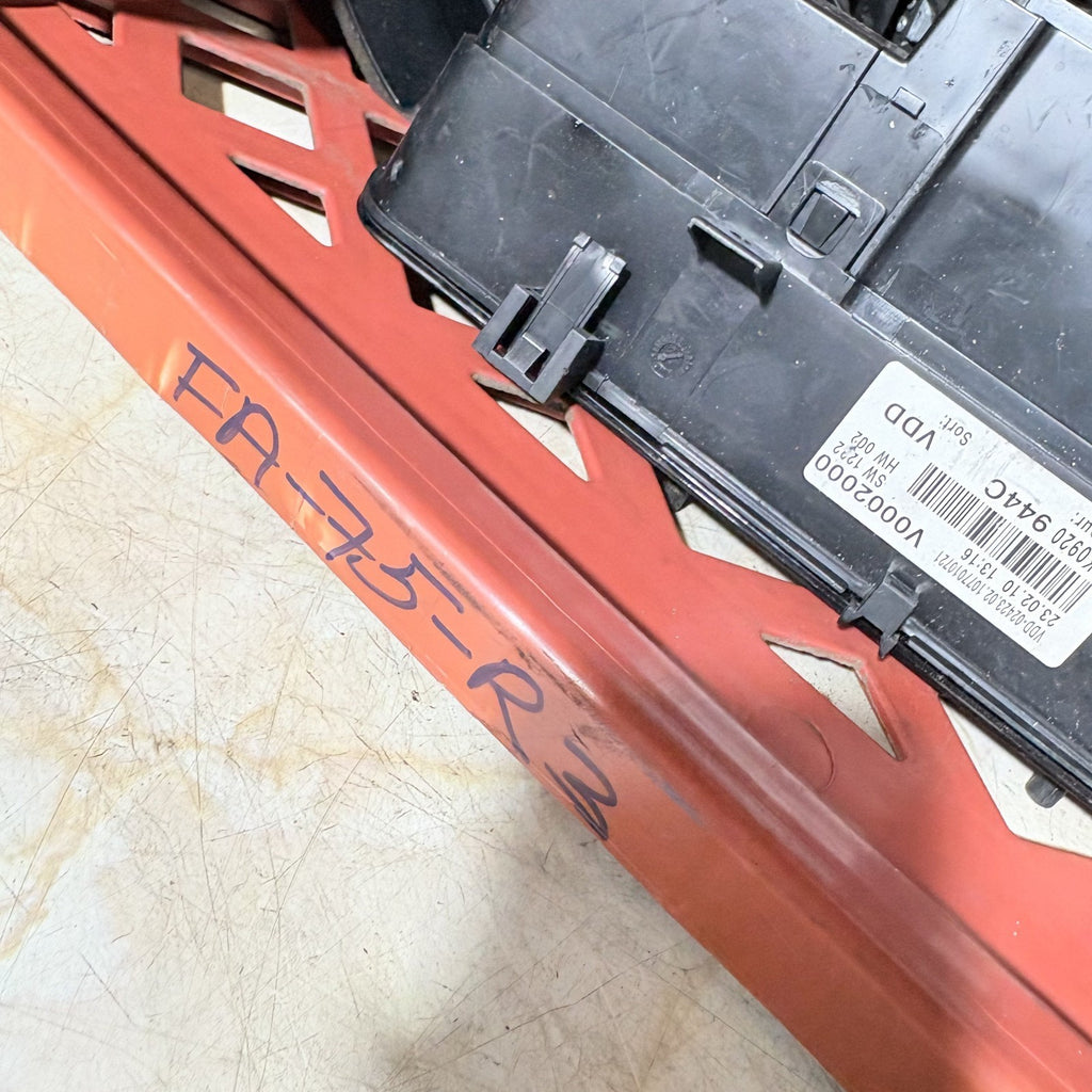 NISSAN X-TRAIL 2001-07 UNDER BONNET FUSE BOX BOARD