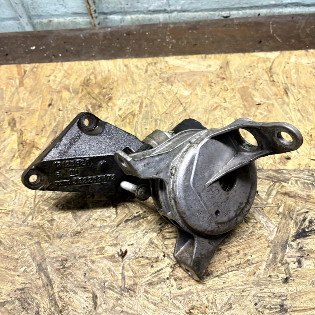 Opel Meriva B 2010-2017 1.7 CDTI 6-Speed RH Engine Mount Bracket 13125627