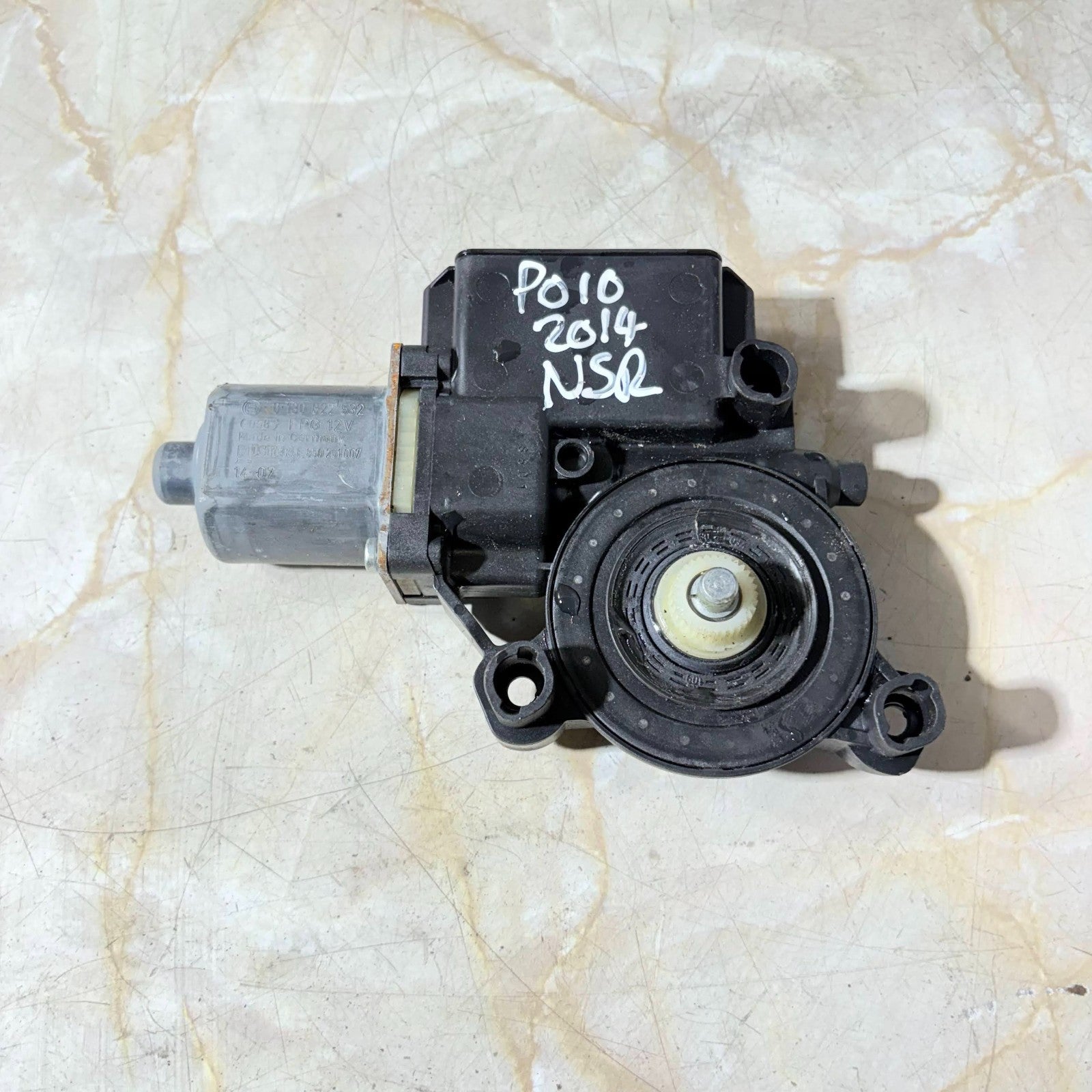 VOLKSWAGEN POLO 6R 09-17 REAR LH PASSENGER WINDOW MOTOR 0130822532