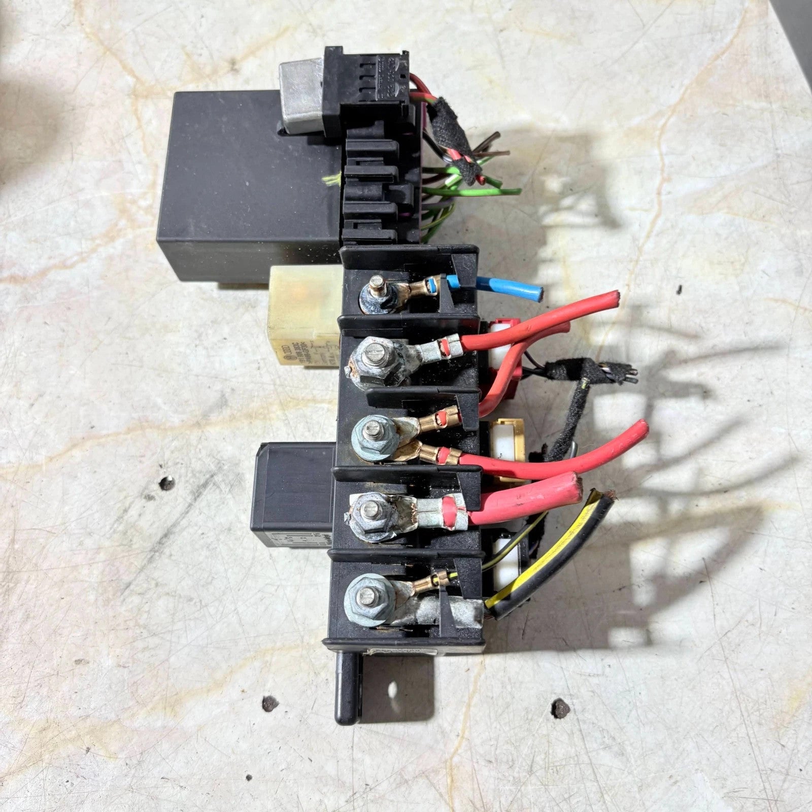 Audi TT 8N Mk1 Battery Fuse Box Relay Carrier 8N0937550A 1998-2006