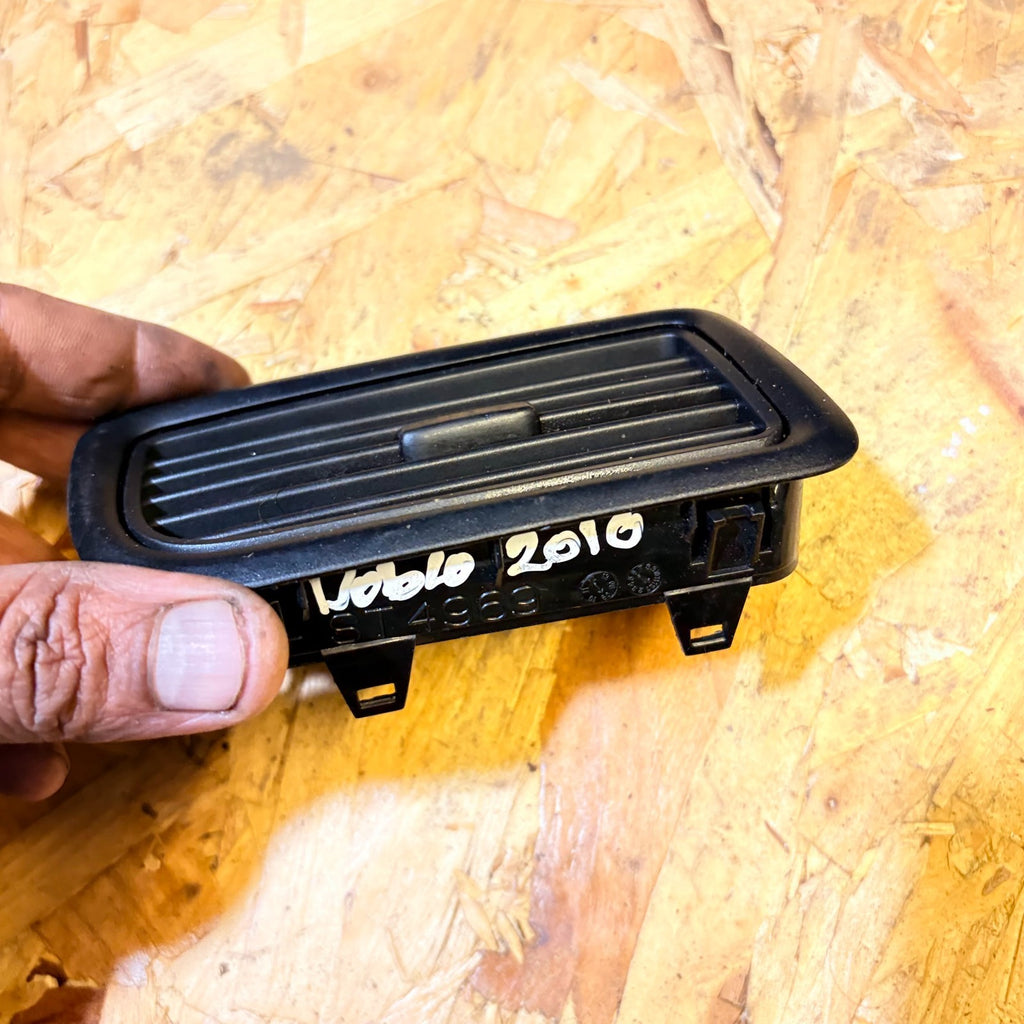 Fiat Doblo 2010 Dash Center Air Vent Grill ST4969