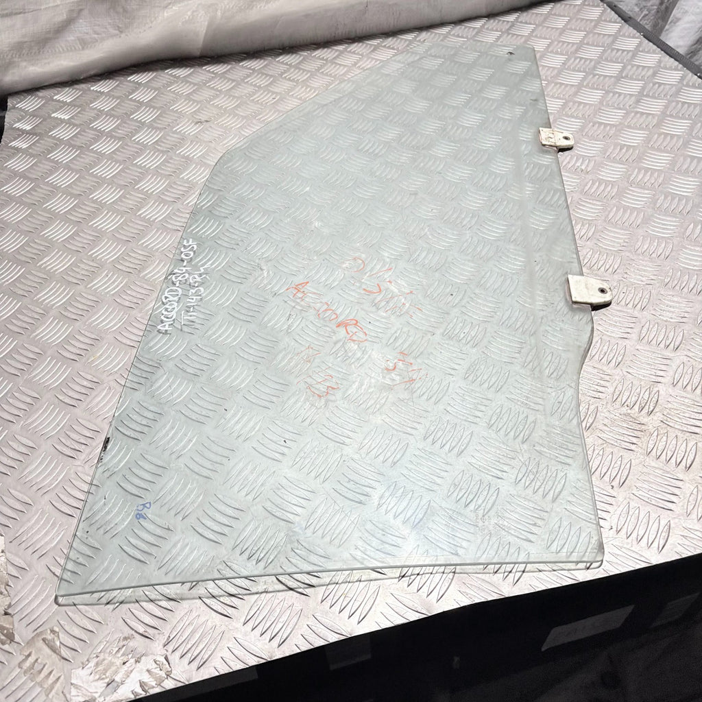 Honda Accord 84 Right Driver Side Front Door Window Glass