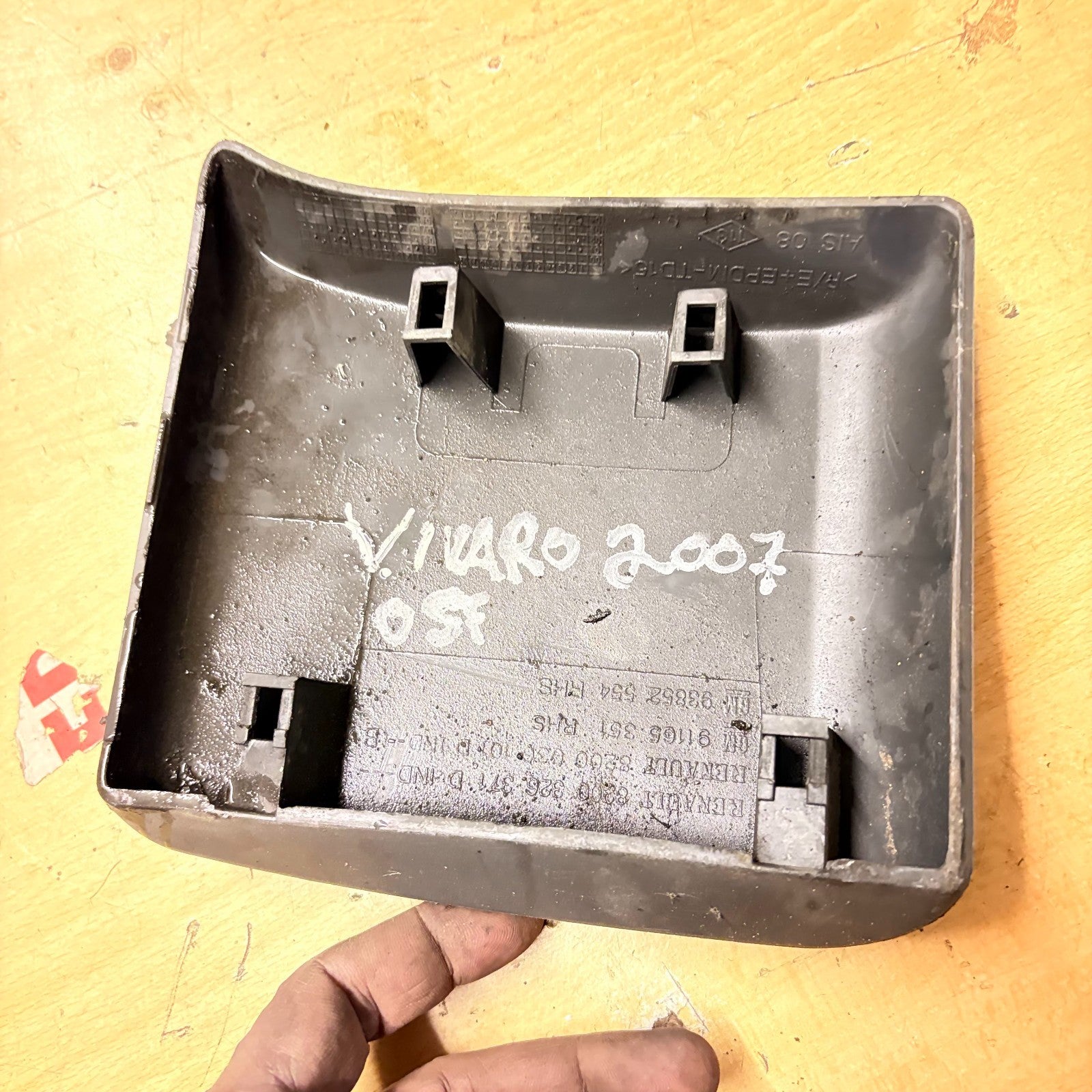 Vauxhall Vivaro 2001-2014 RH B Post Lower Moulding 91165351 Trafic Primastar