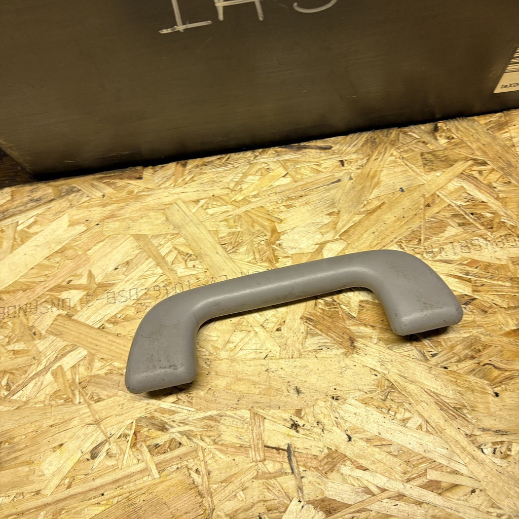 Toyota Verso Roof Handle Front Right L1020374