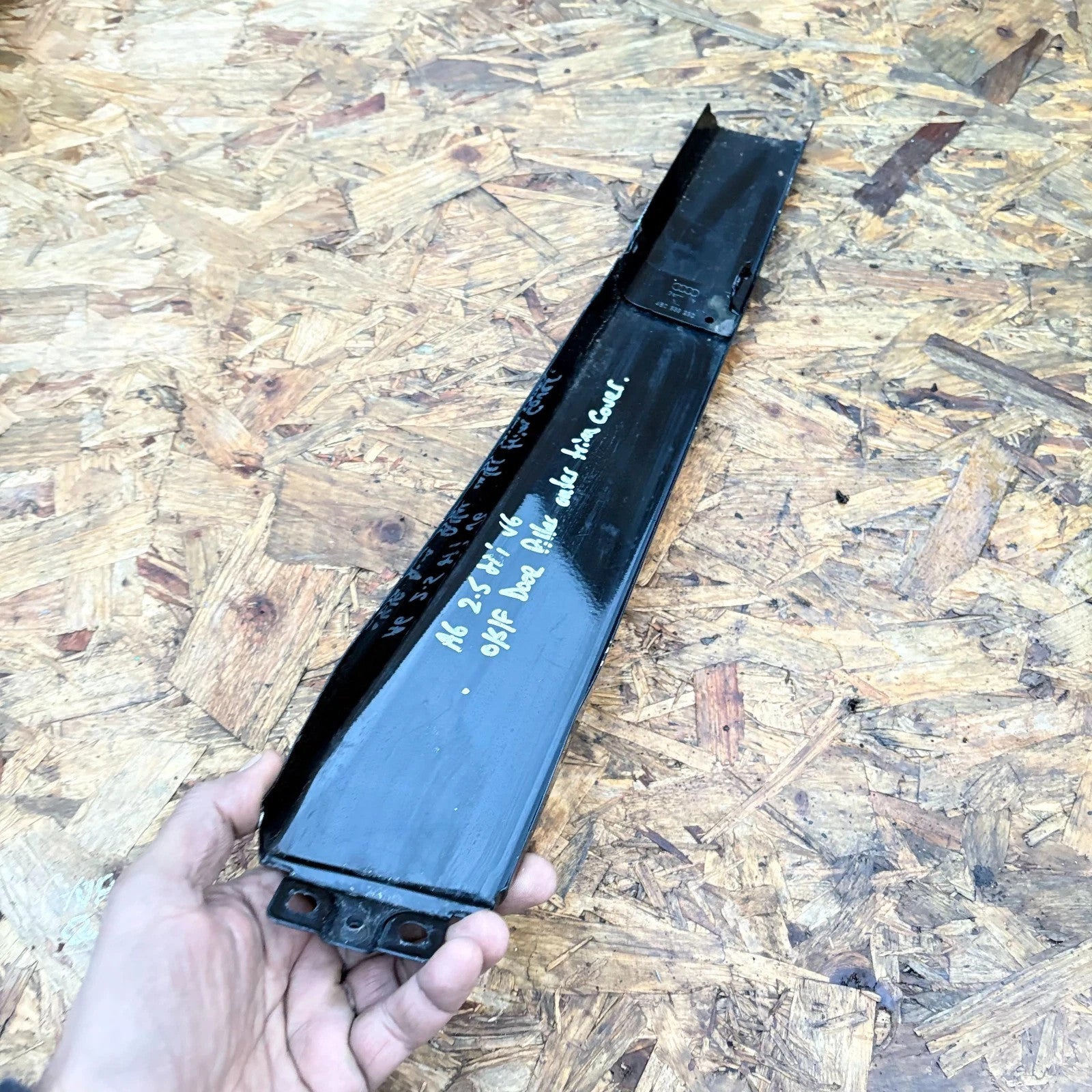 AUDI A6 C7 4G 2.5 TDI 2011-2018 FRONT RIGHT DOOR B-PILLAR EXTERIOR TRIM