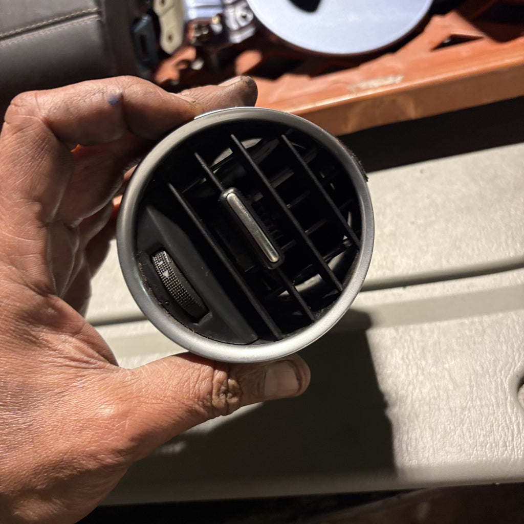 SEAT Exeo 2009-2013 Dashboard Centre Air Vent Trim Left Passenger Side