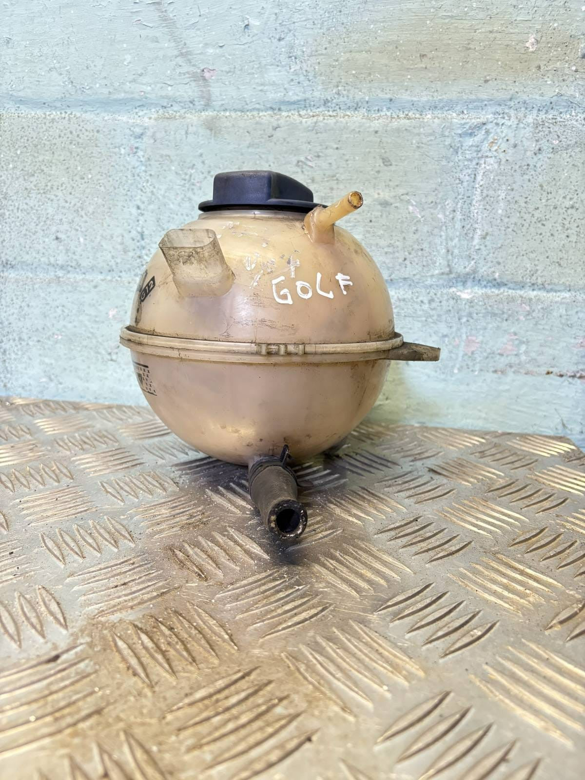 VOLKSWAGEN GOLF MK4 COOLANT EXPANSION BOTTLE/RESERVOIR zsb1j0121403b