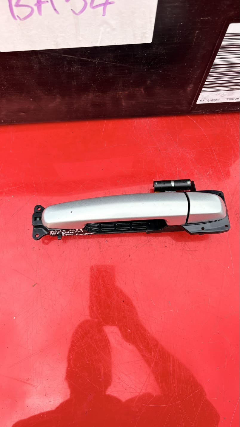 Vauxhall Agila MK2 Front Passenger Door Handle 2008 844115 NSF