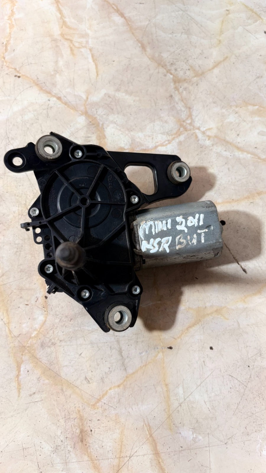 2011 MINI COOPER CLUBMAN R55 REAR PASSENGER SIDE WIPER MOTOR 7168153-03