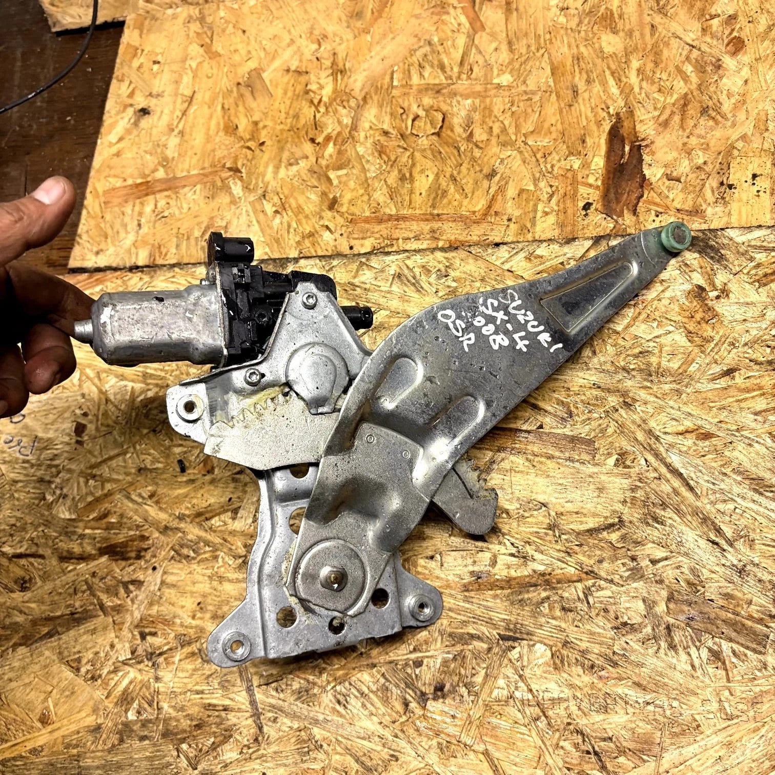 Suzuki SX4 / Fiat Sedici 2006-2014 Rear Right Window Regulator Motor 83501-79J10