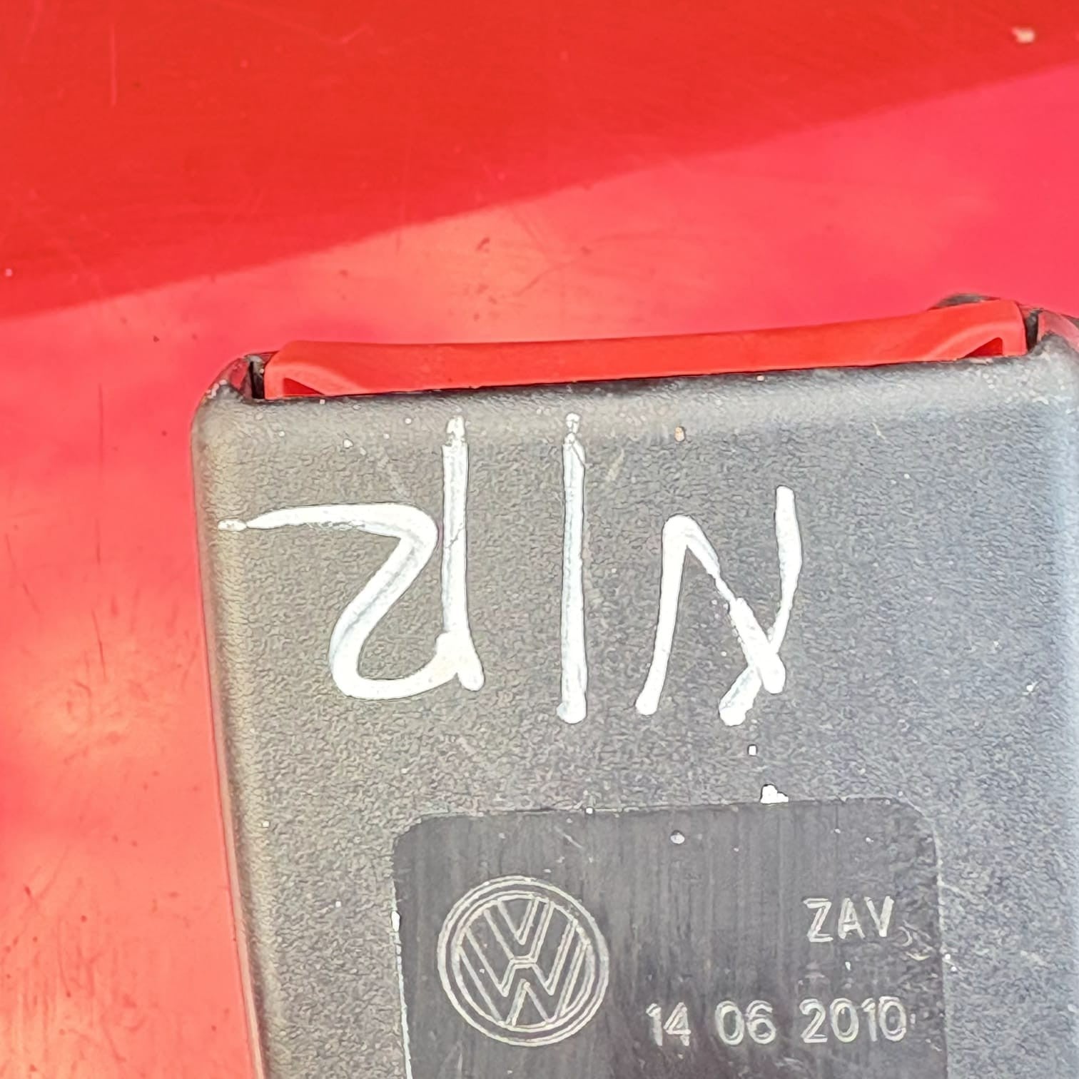 Volkswagen Jetta Mk5 2009-2010 NSR Rear Left Double Seat Belt Buckle 1K5857739B