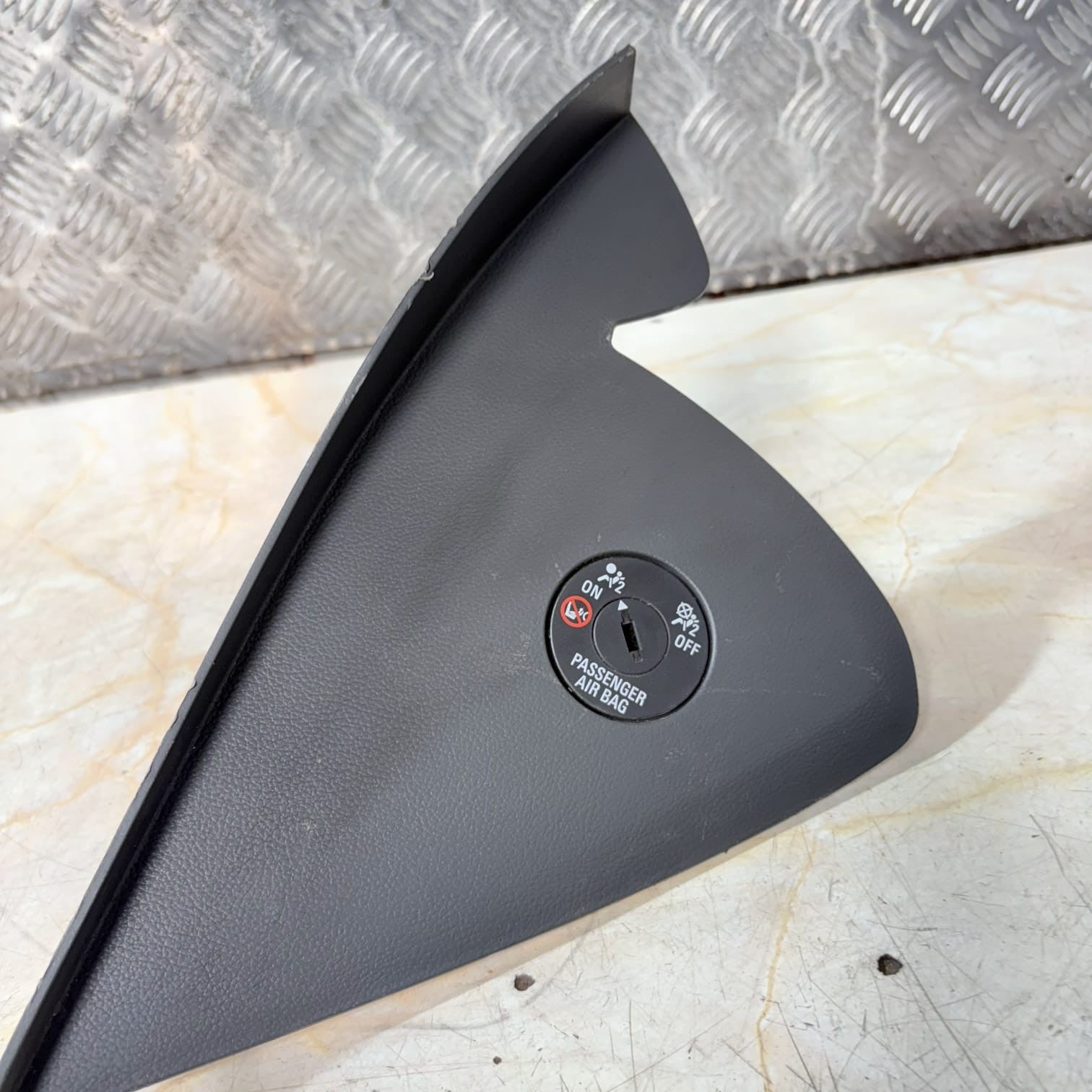 2013 RENAULT ZOE DASHBOARD TRIM PASSENGER AIRBAG SWITCH 689202213R B1