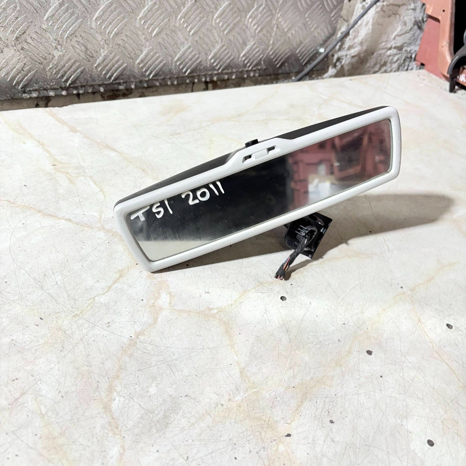 Volkswagen Touareg I 2011 Interior rear view mirror 026141