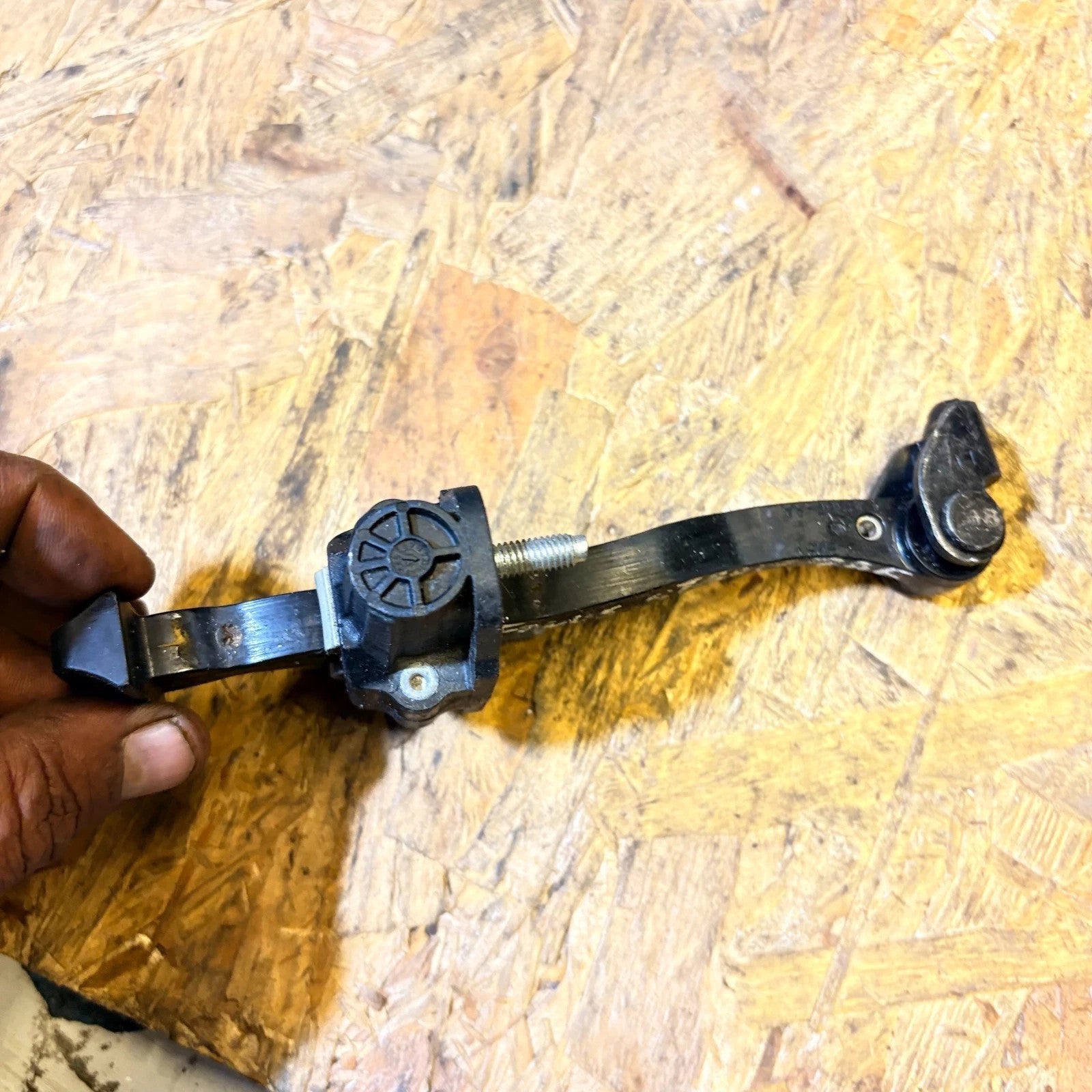 FORD FOCUS ST 2011 - 2017 DRIVER SIDE FRONT DOOR CHECK STRAP