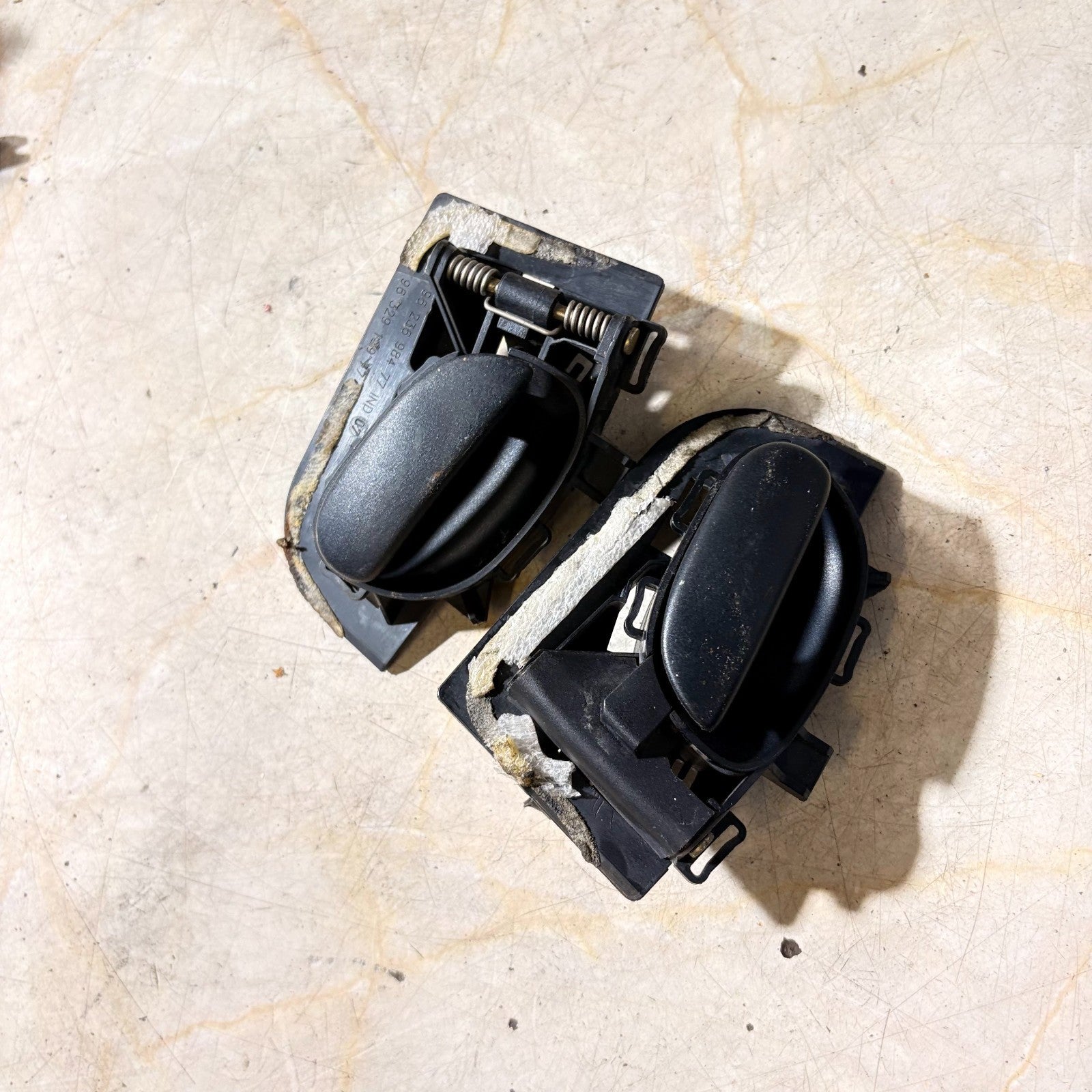 PEUGEOT 206 N/S FRONT LEFT INTERIOR DOOR HANDLE 9623698477 2002-2006