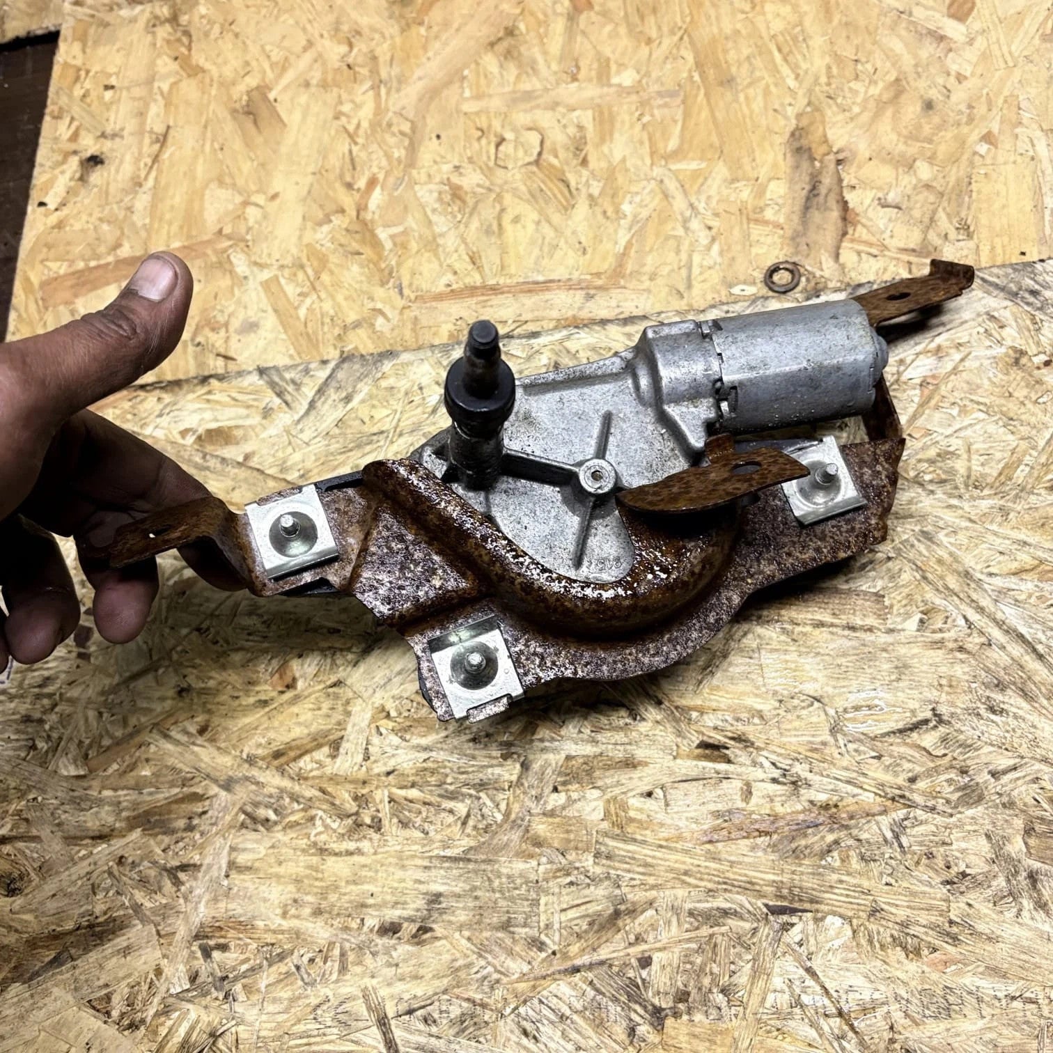 Ford Fiesta 8A61A17K441AD REAR WIPER MOTOR / 0390201215 / MLF320301BS /9567 2010