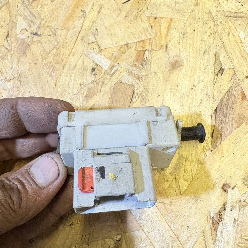 Brake Light Switch for Chrysler Voyager/Grand Voyager ESS/RG/001A 56045043A