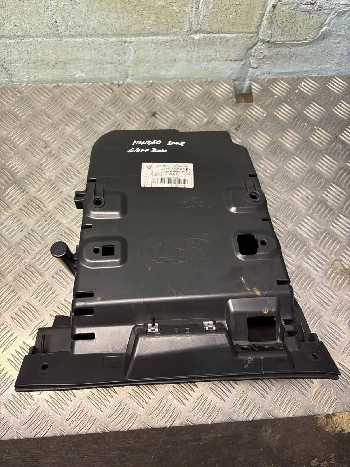 FORD MONDEO MK4 2008 GLOVE BOX (PASSENGER SIDE) 7S71-A06010