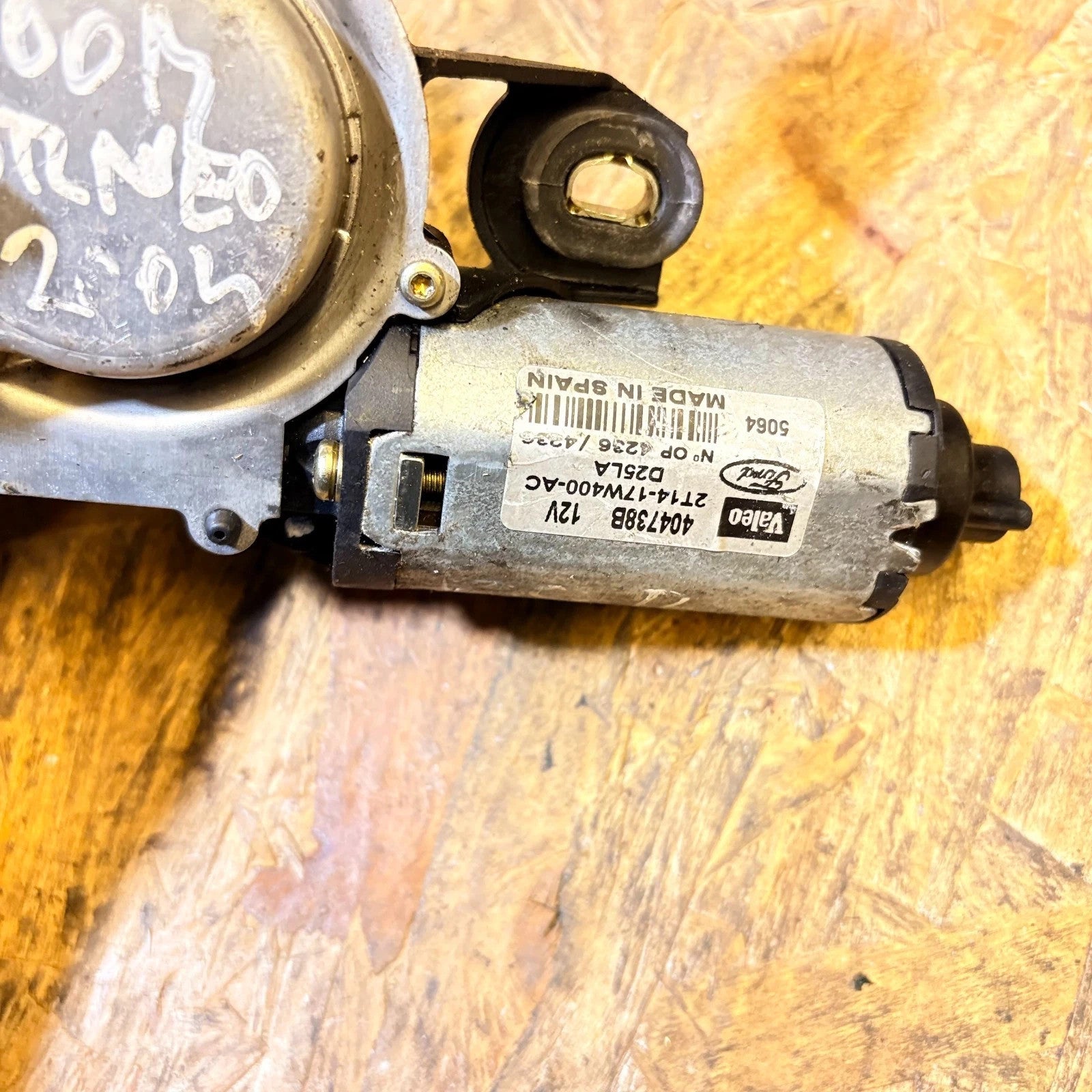 Ford Tourneo 2004 Rear wiper motor 2T1417W400AC