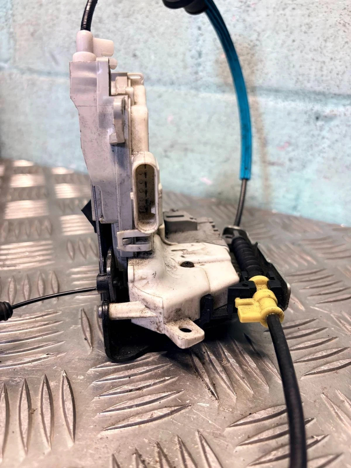 Audi A5 8T/8F 2008-2016 FL Door Lock Latch Actuator RHD 8J2837015 8J2837015A