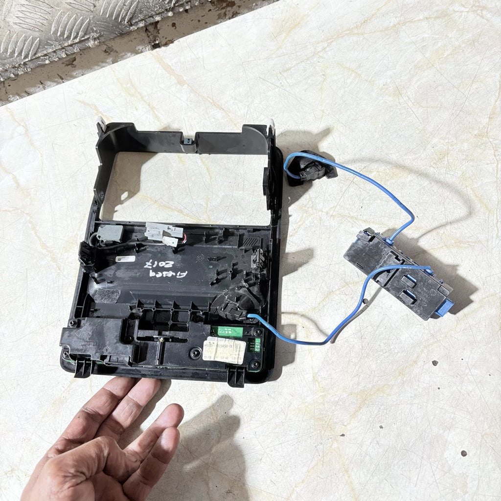 2017–2019 Ford Fiesta Interior Reading Light & Alarm Sensor DS7T‑15K609‑CB