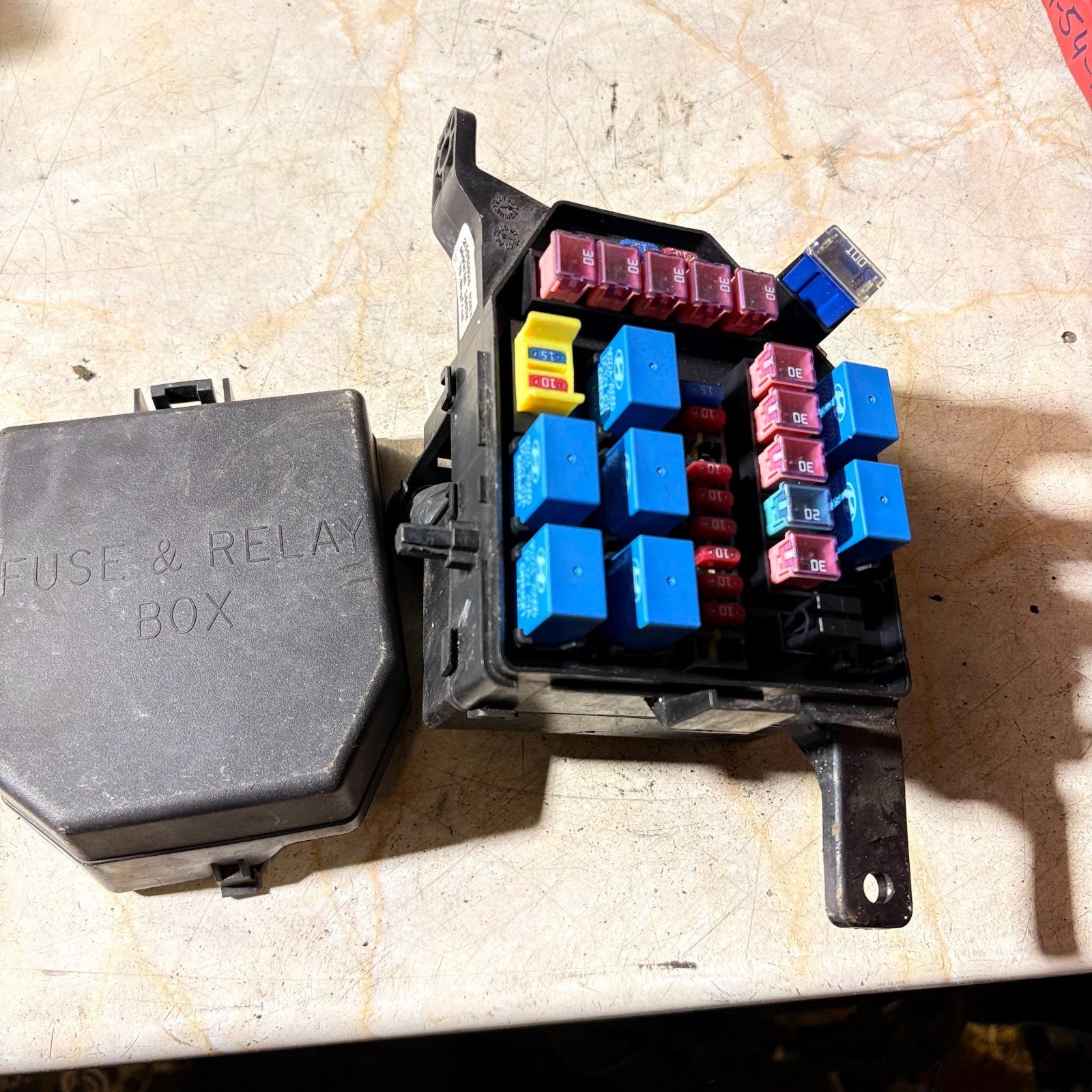 Kia Picanto Mk1 SA 2004-2007 Engine Bay Fuse Relay Box 91940-07500 Under Bonnet