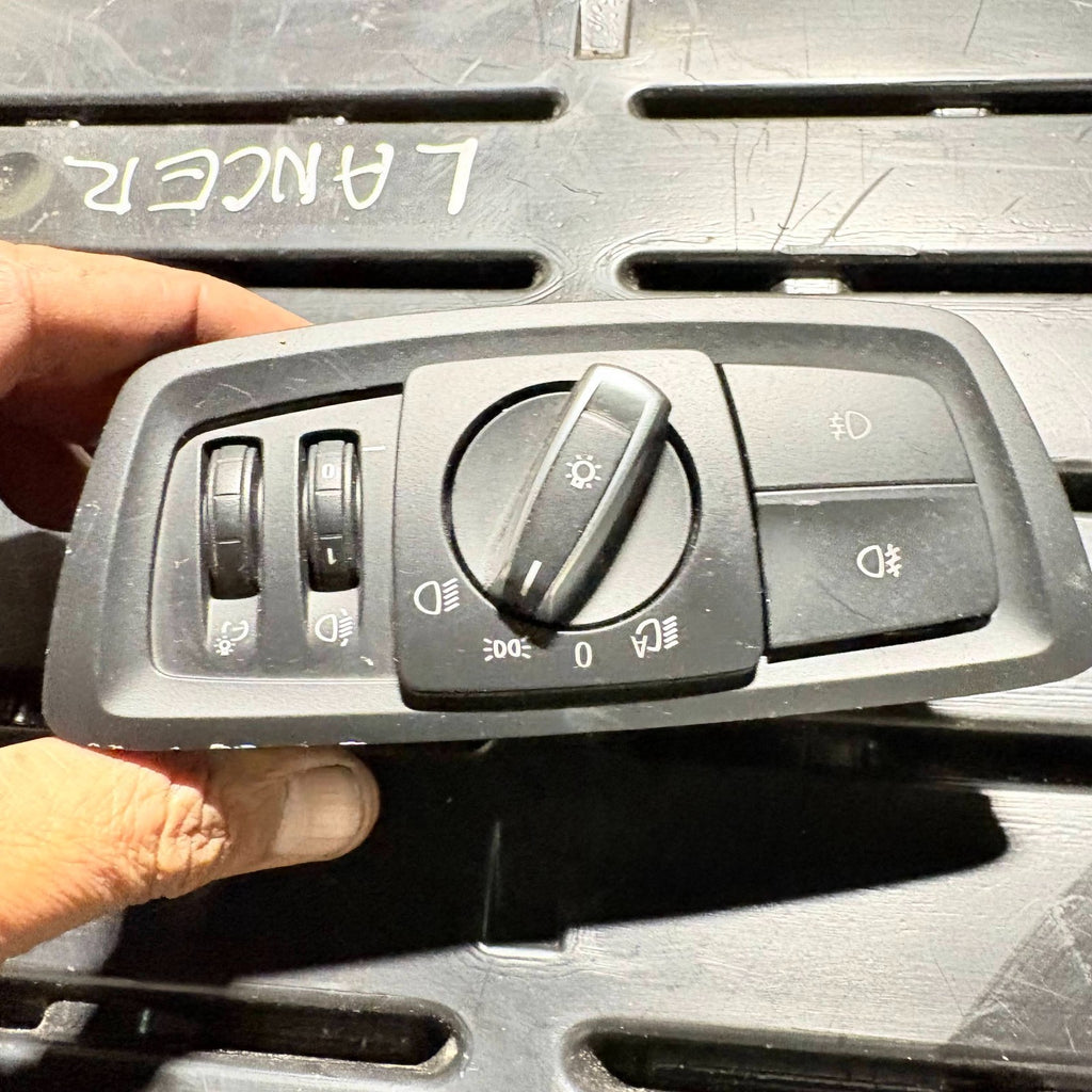 2018 BMW 1 SERIES HEADLIGHT SWITCH 6847526