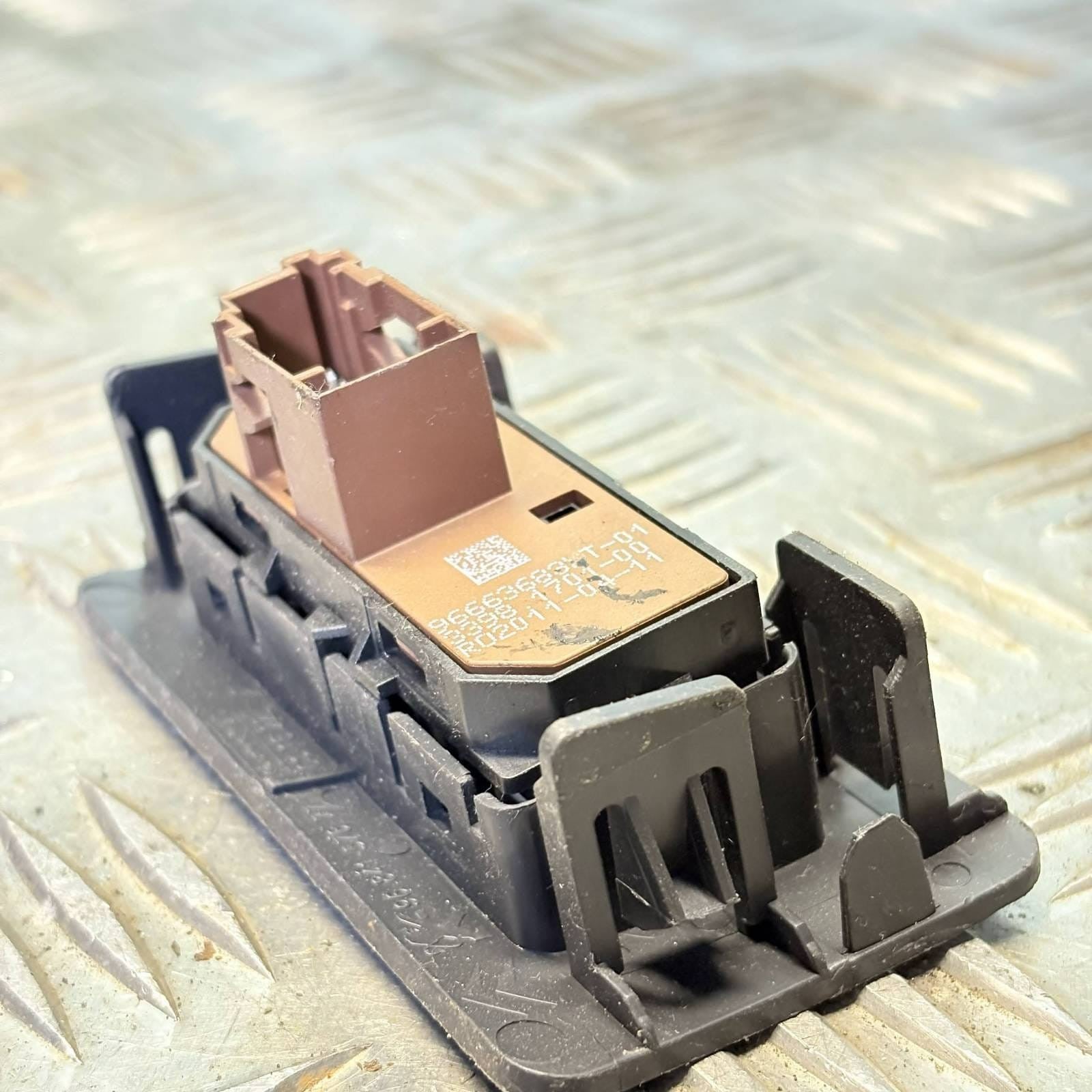 CITRO?N C3 2010-2016 mK2 CONTROL & TRACTION CONTROL SWITCH & TRIM