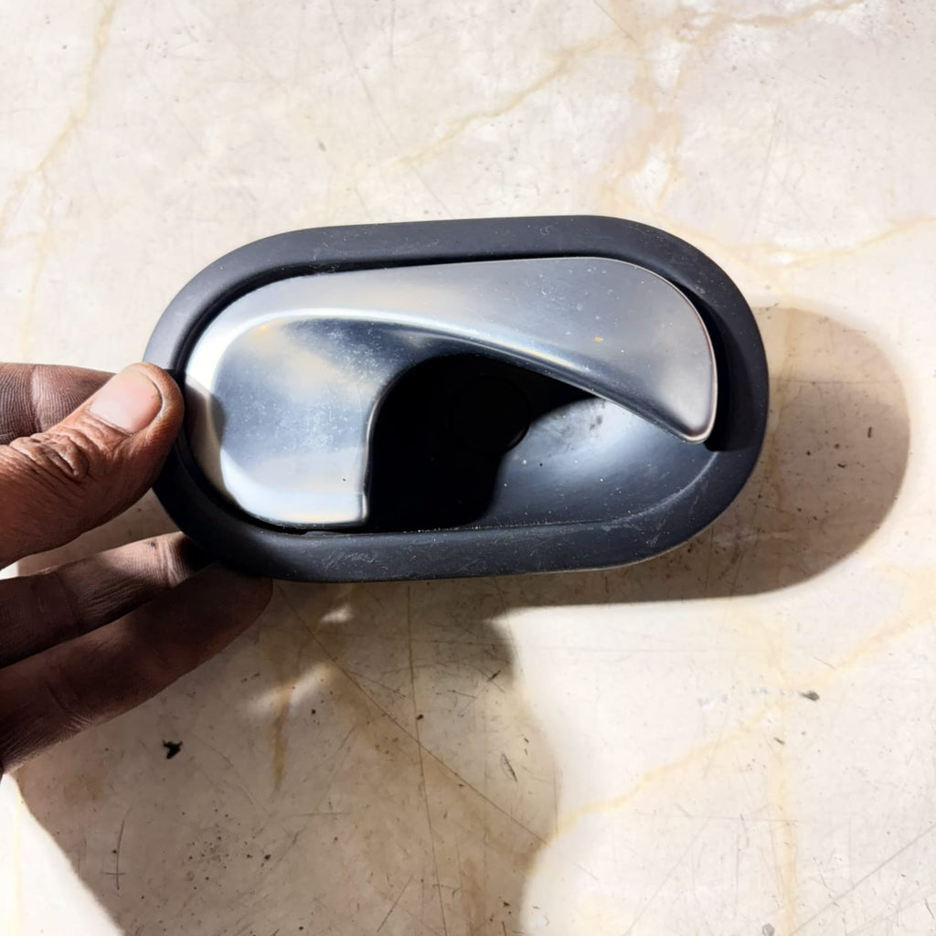RENAULT TWINGO MK2 3DR INTERIOR DOOR HANDLE 8200028486