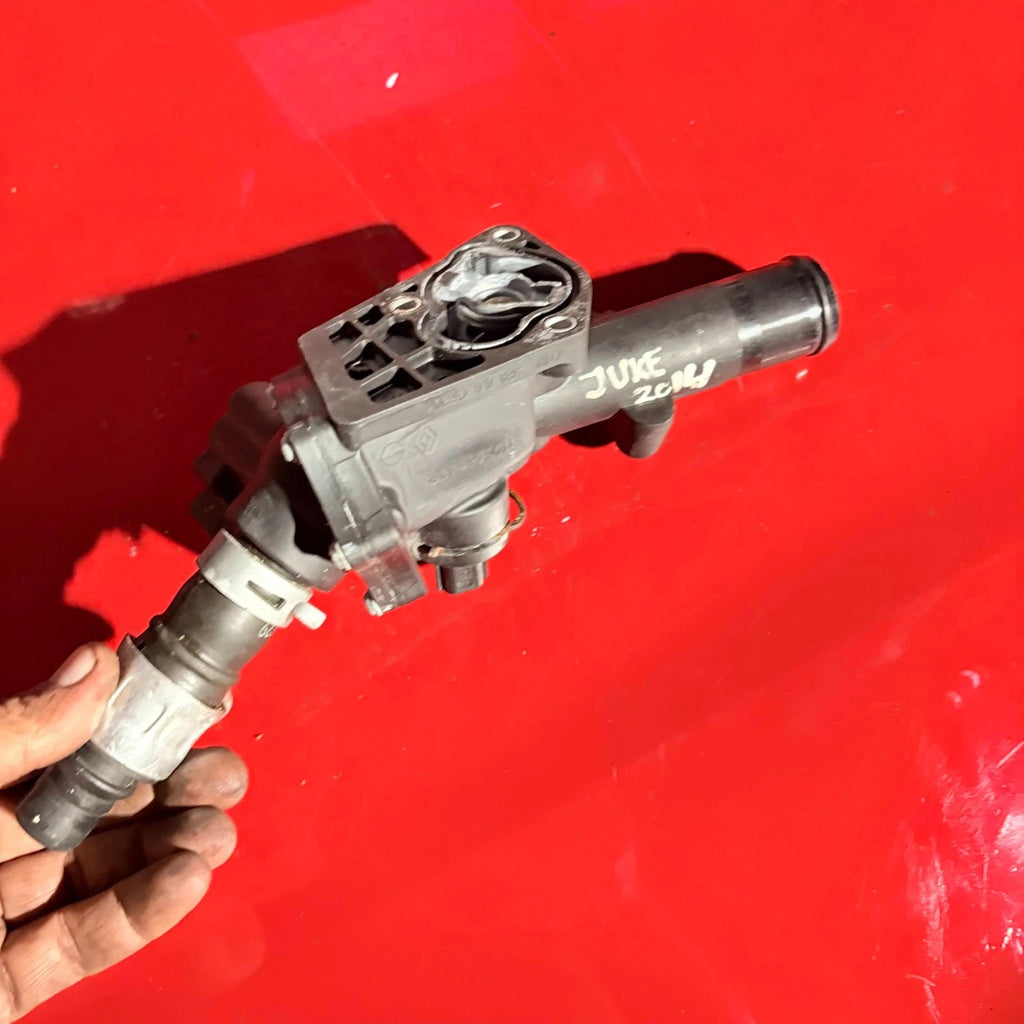Nissan Juke 2014 thermostat housing 110609813R