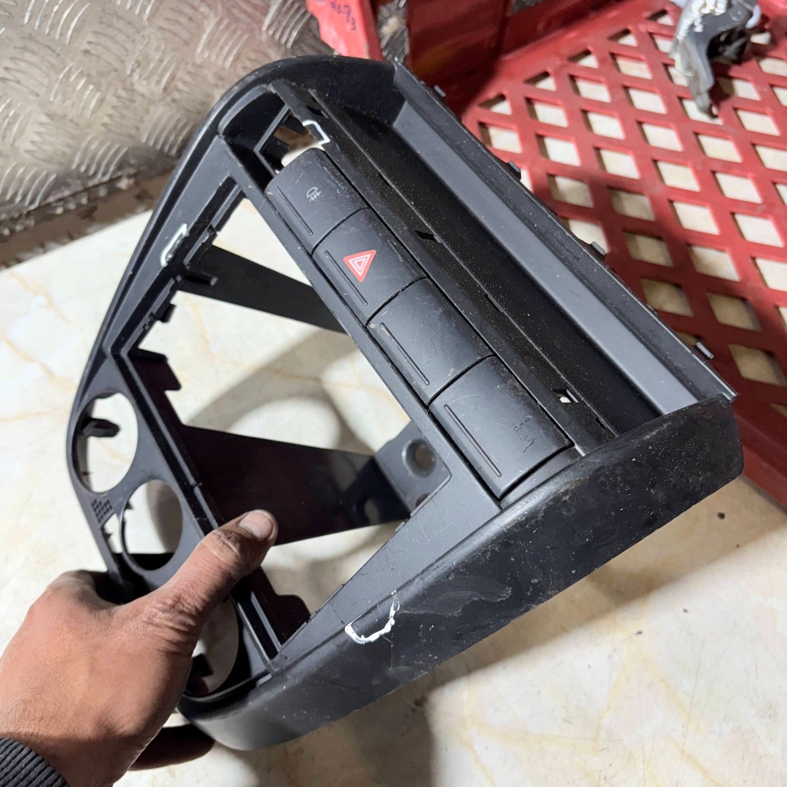 Volkswagen Fox 2006 Radio GPS head unit trim and Button