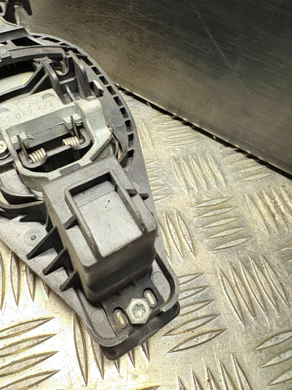 RANGE ROVER L322 EXTERIOR DOOR HANDLE REAR 7042484 2010
