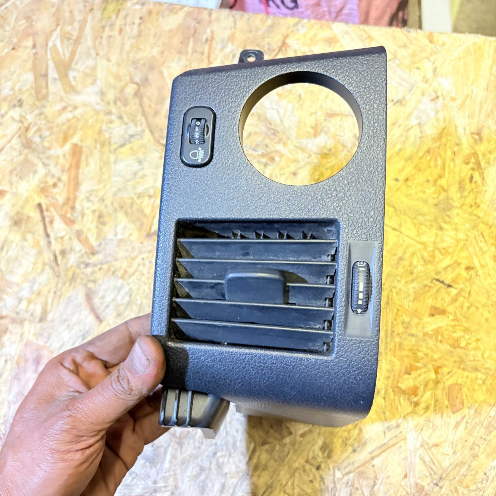 Mercedes-Benz Sprinter W906 2008 dashboard air vent driver right side DN14078R