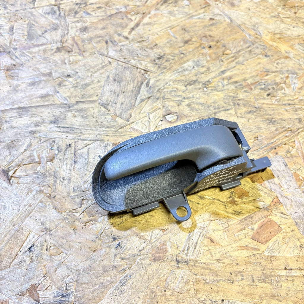 Peugeot 107 Mk1 2005-2014 NSF Passenger Front Interior Door Handle Grey