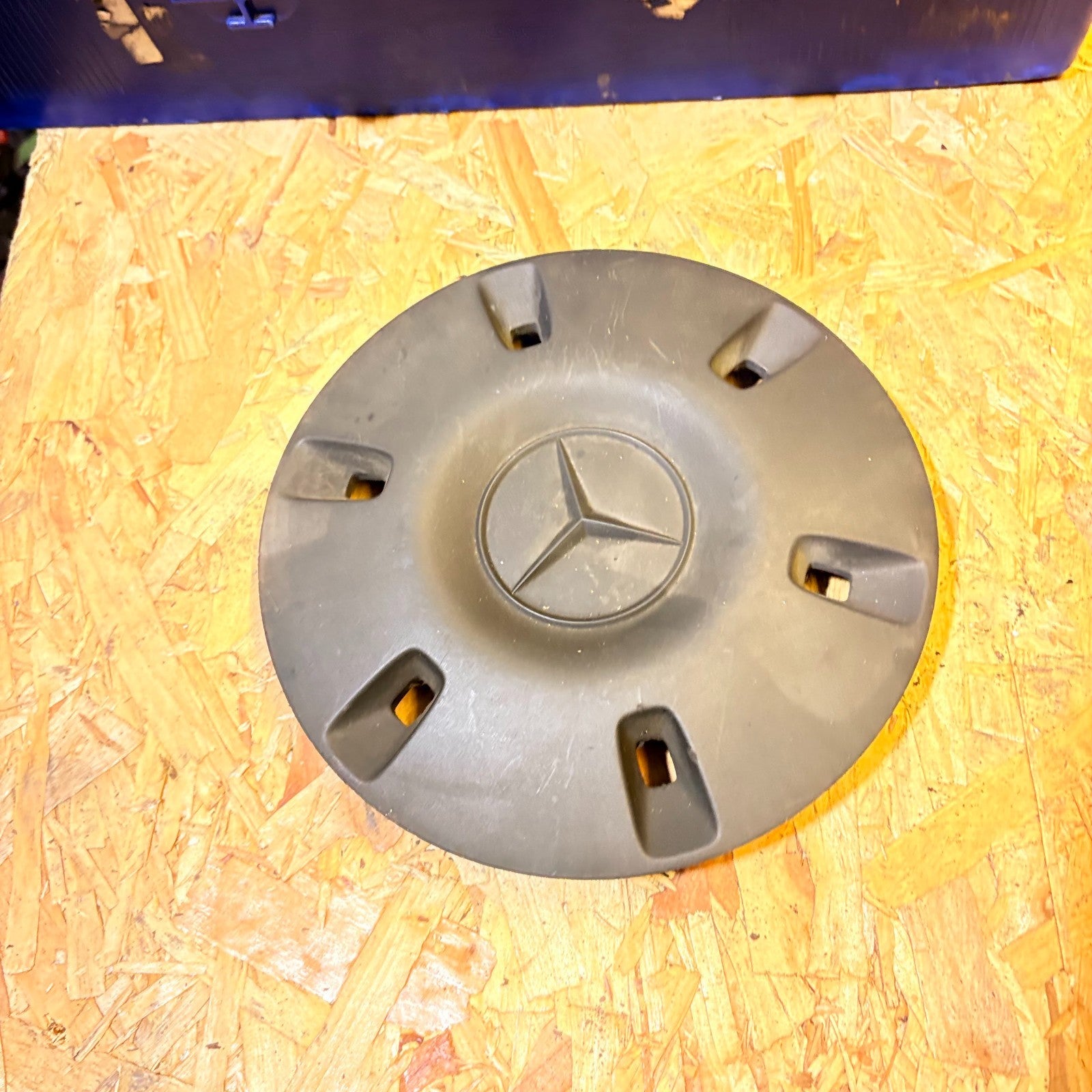 Mercedes Sprinter Centre Wheel Trim Hub Cap Cover A9064010025