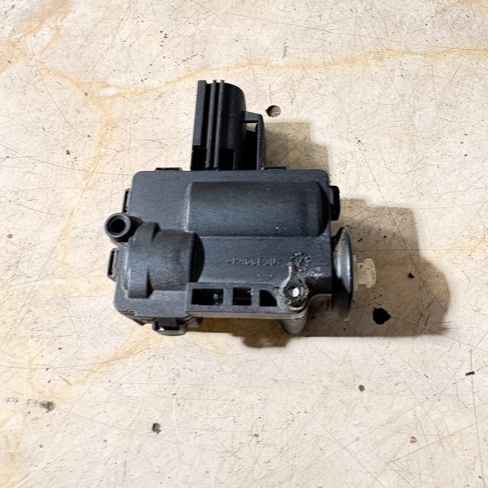 RANGE ROVER SPORT L494 Fuel Tank Cap Cover Lock 2015