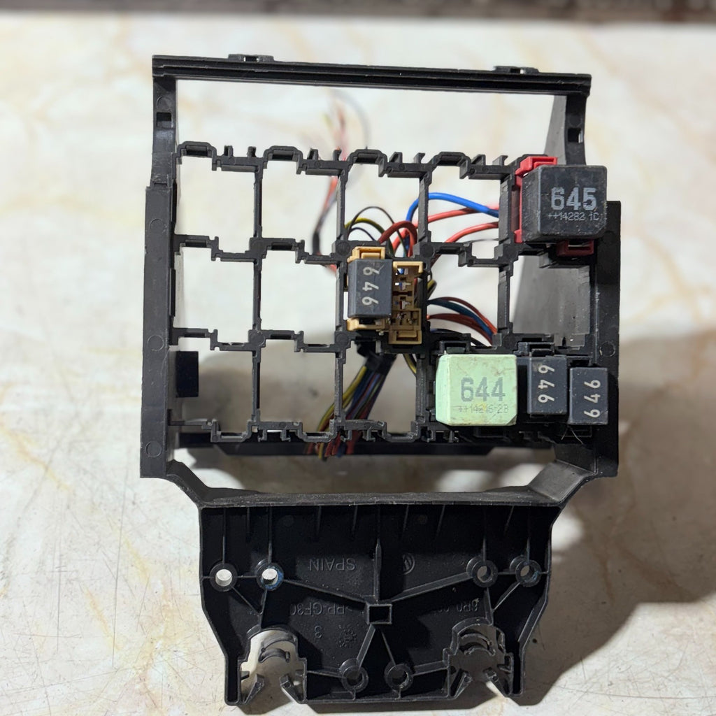 SEAT IBIZA 2010-2015 BODY CONTROL MODULE FUSE BOX RELAY 6R0907371D