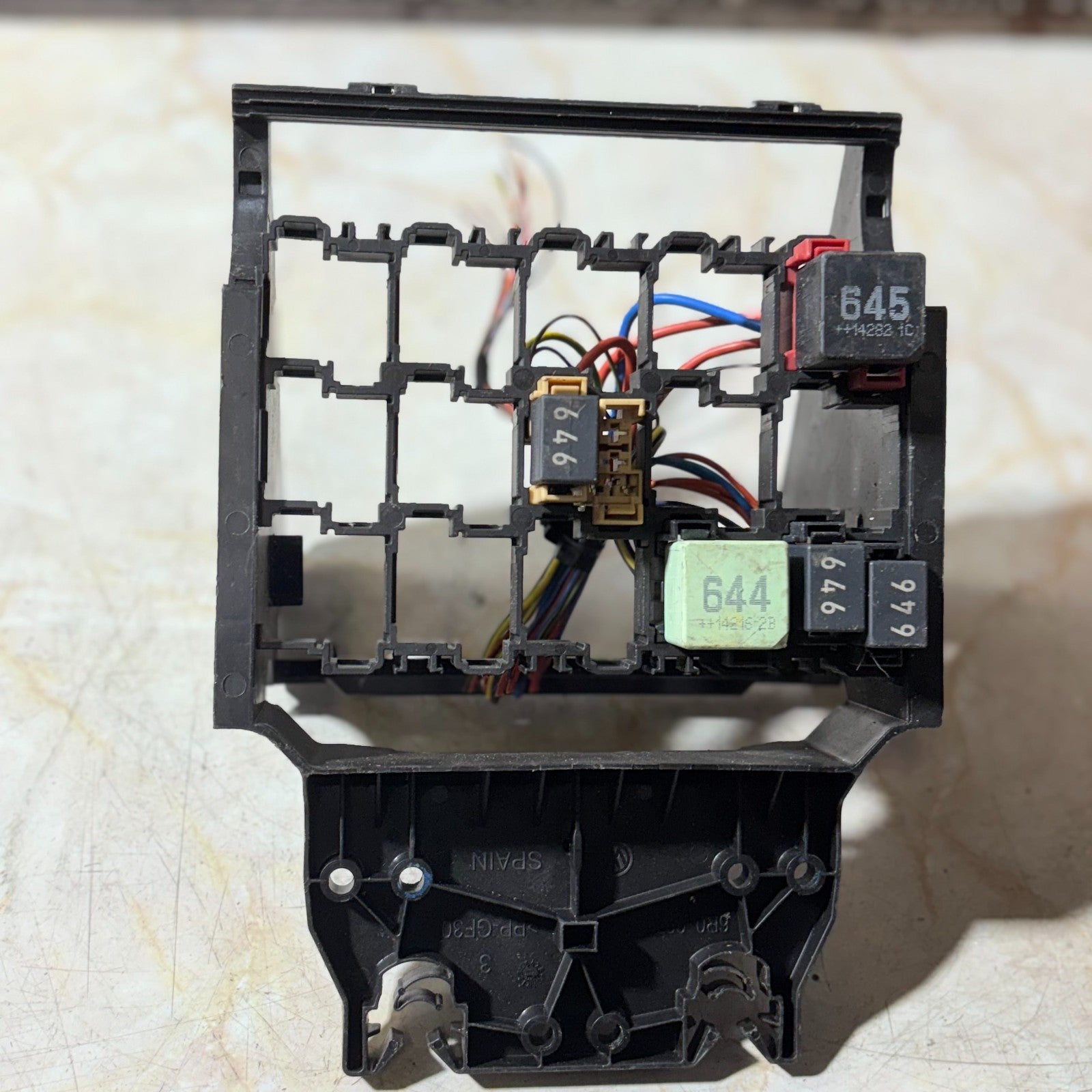SEAT IBIZA 2010-2015 BODY CONTROL MODULE FUSE BOX RELAY 6R0907371D