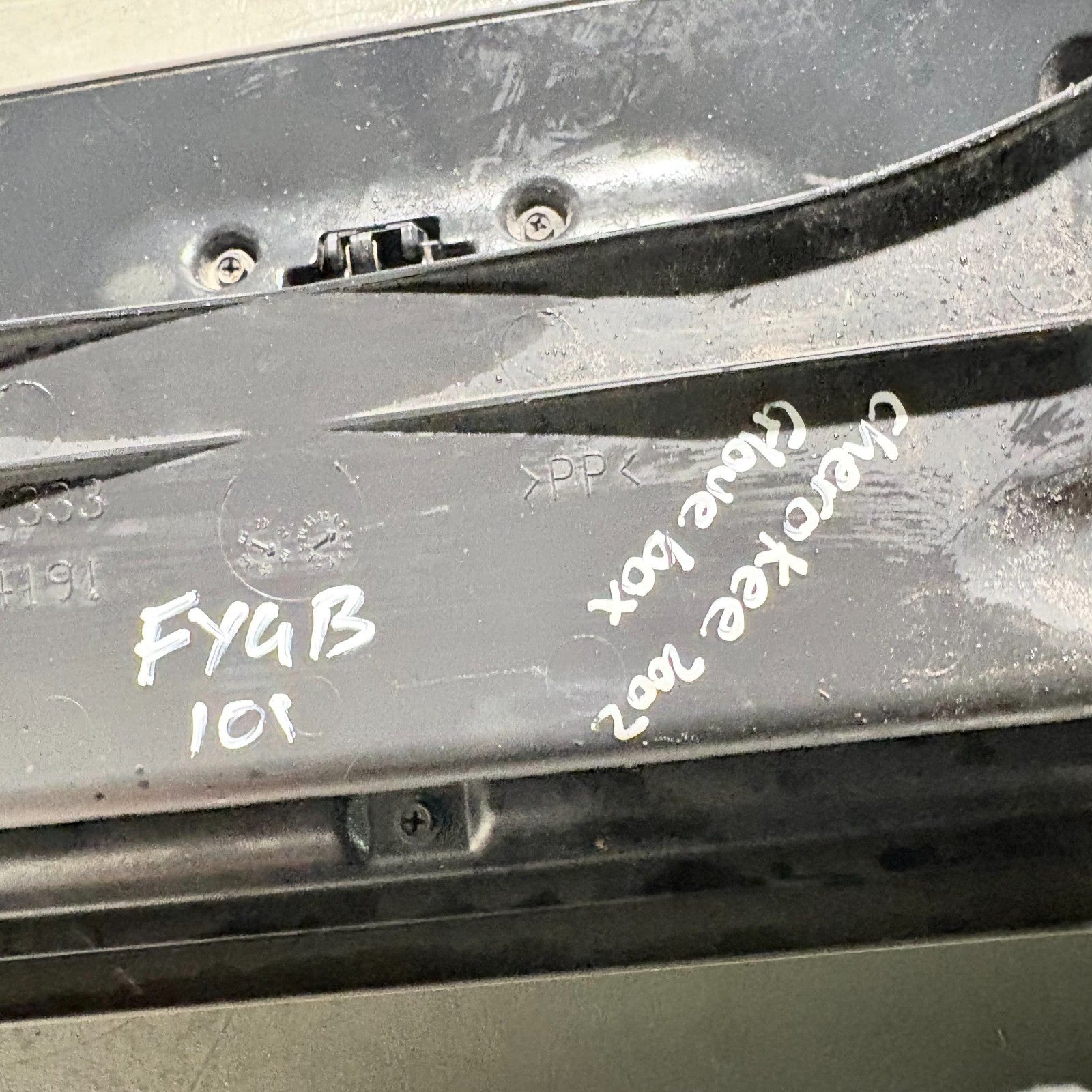 Jeep Grand Cherokee WK 2005-2010 Glove Box Compartment Grey 5JY801D5
