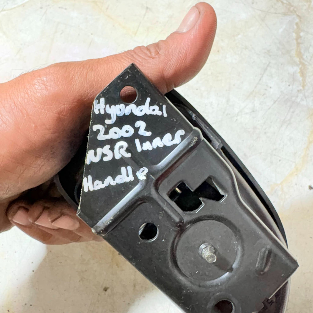 HYUNDAI ACCENT PASSENGER REAR LEFT INNER DOOR HANDLE 2002