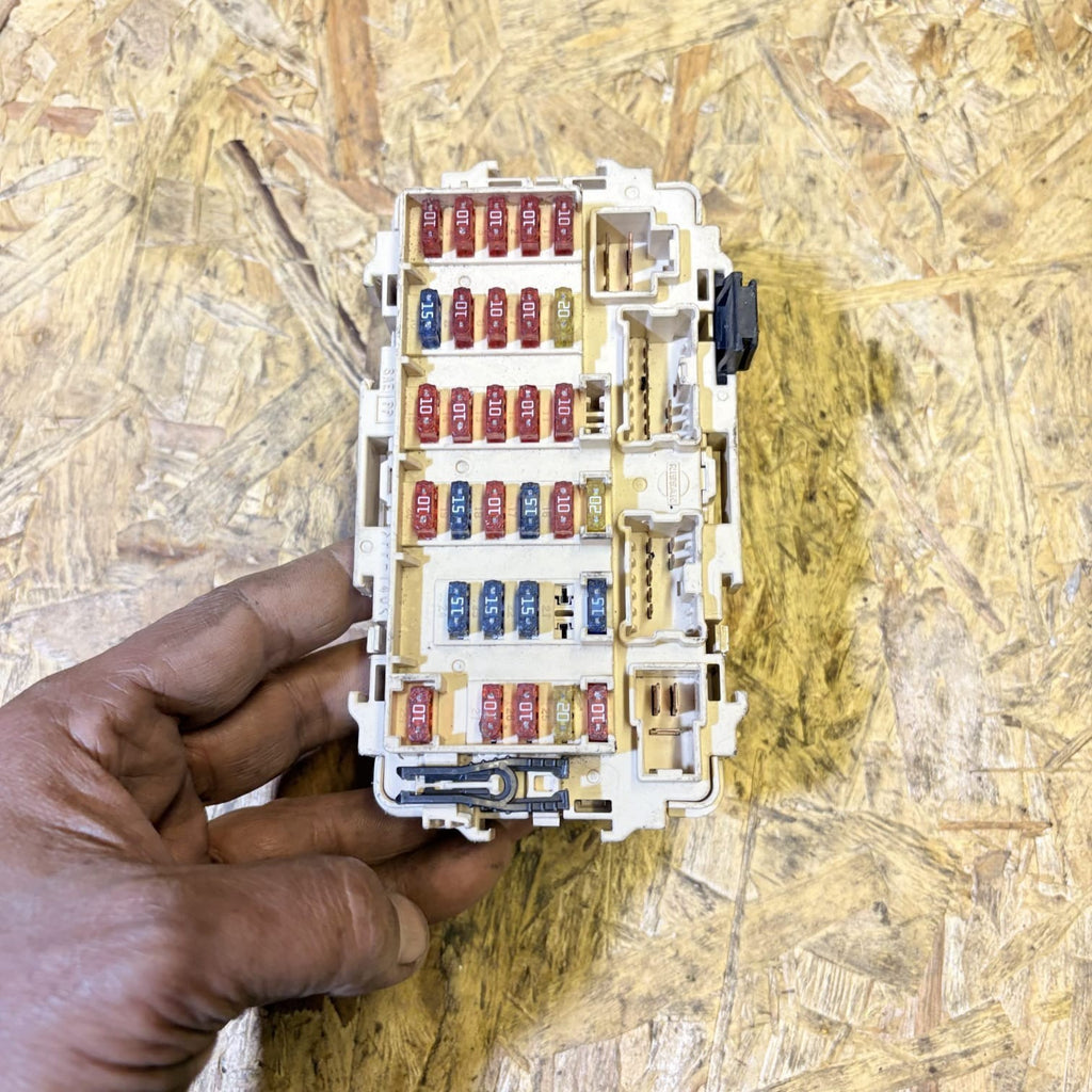 Nissan Xtrail 2001-2007 Under Dash Fuse Box